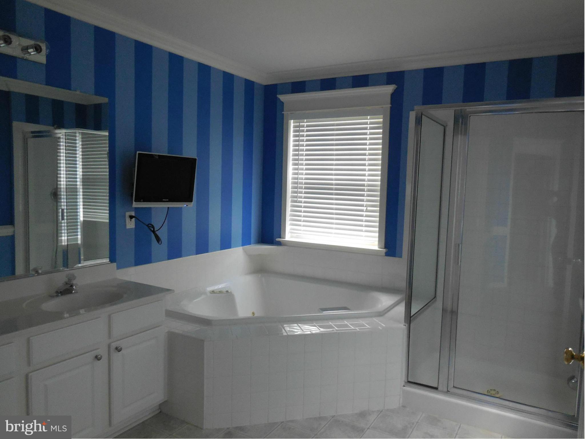 RIVER OAKS - Residential