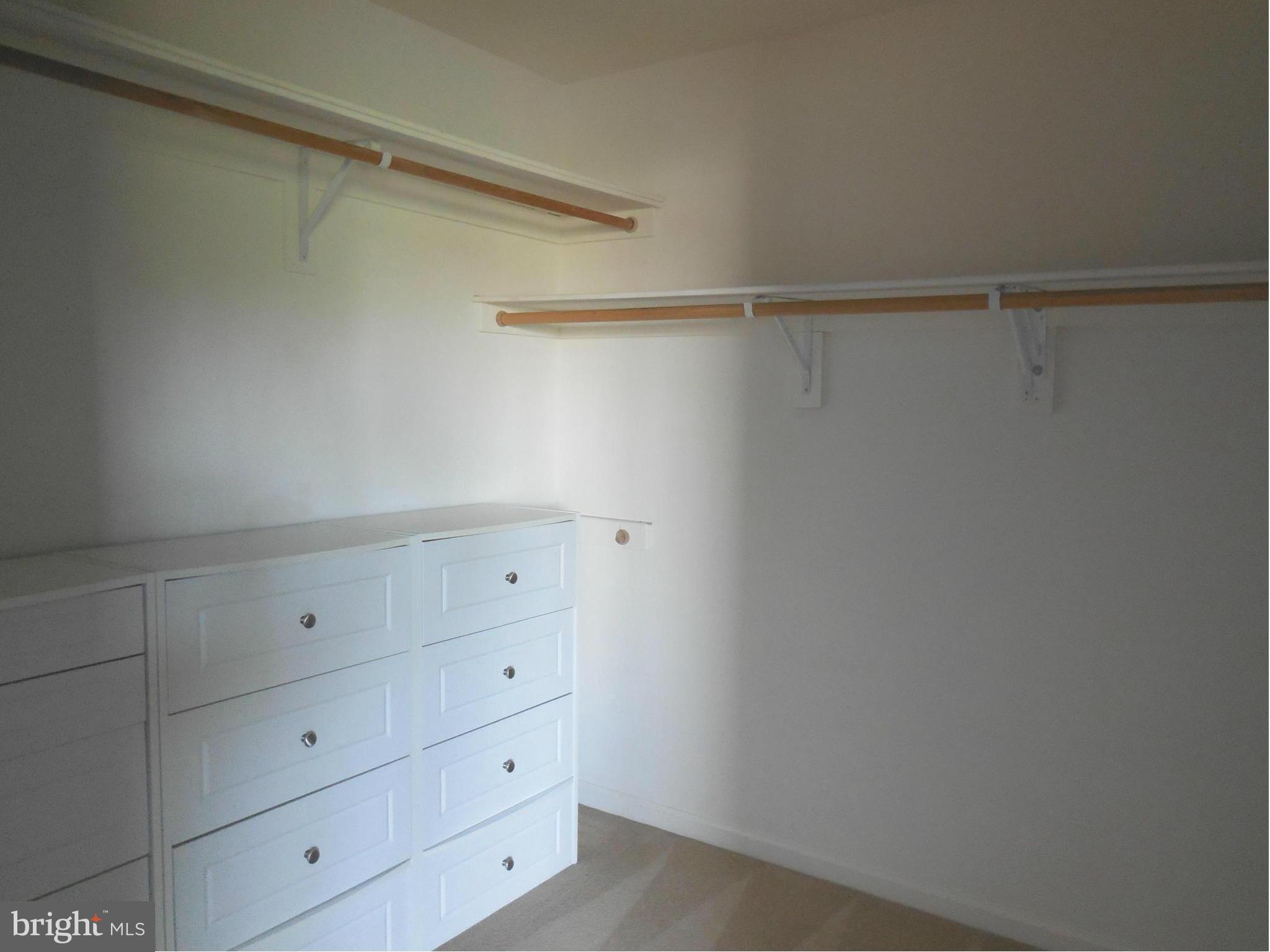 RIVER OAKS - Residential