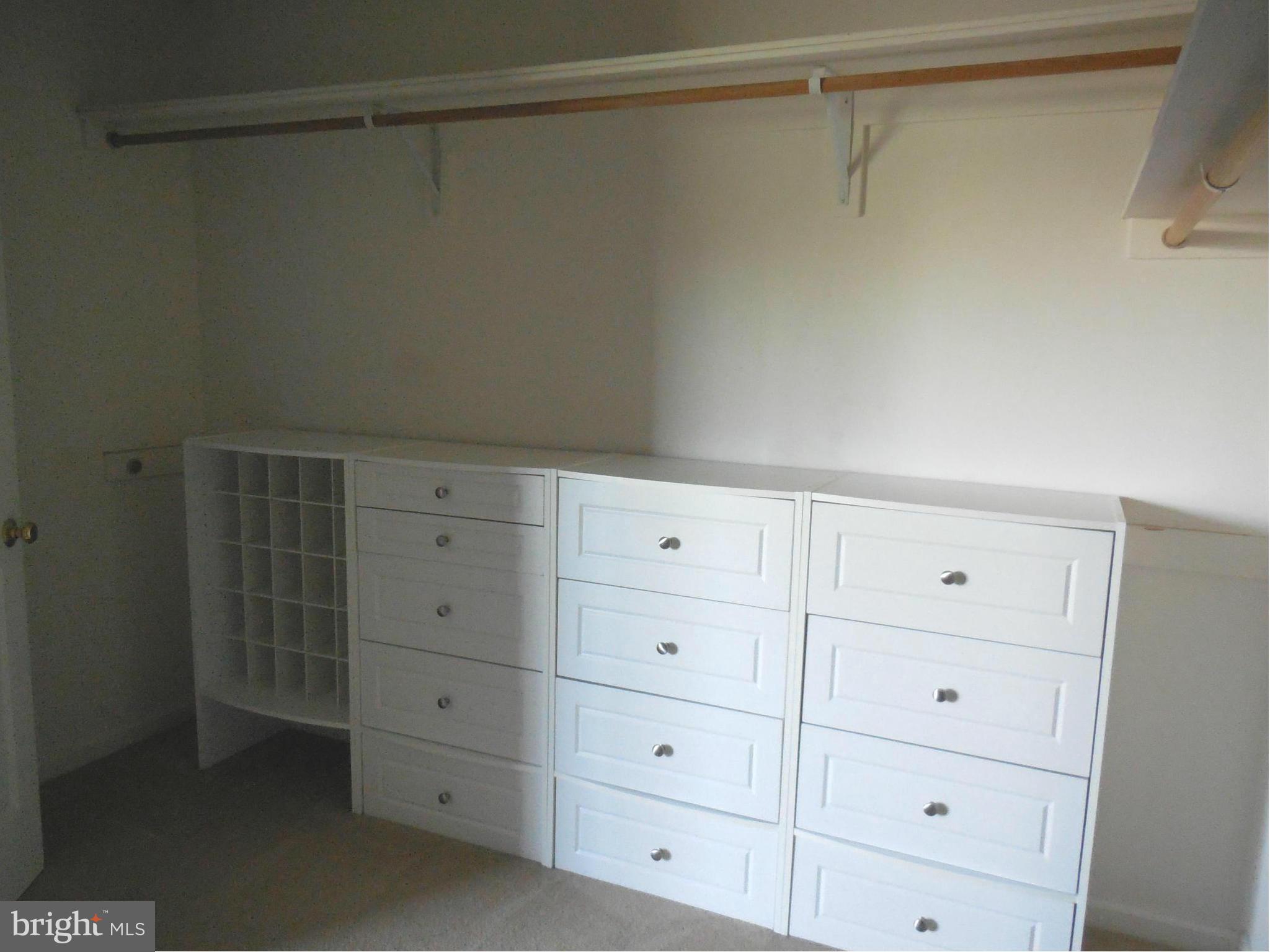 RIVER OAKS - Residential