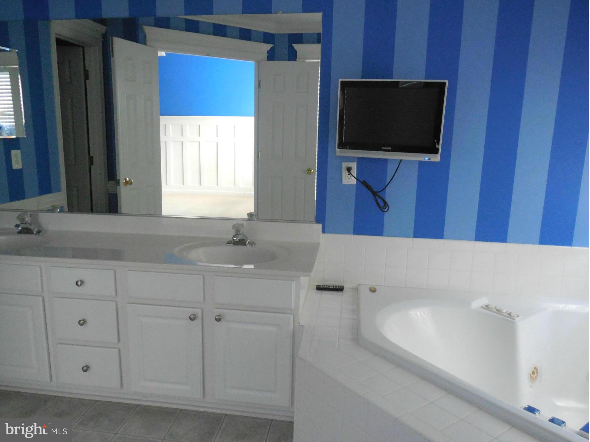 RIVER OAKS - Residential