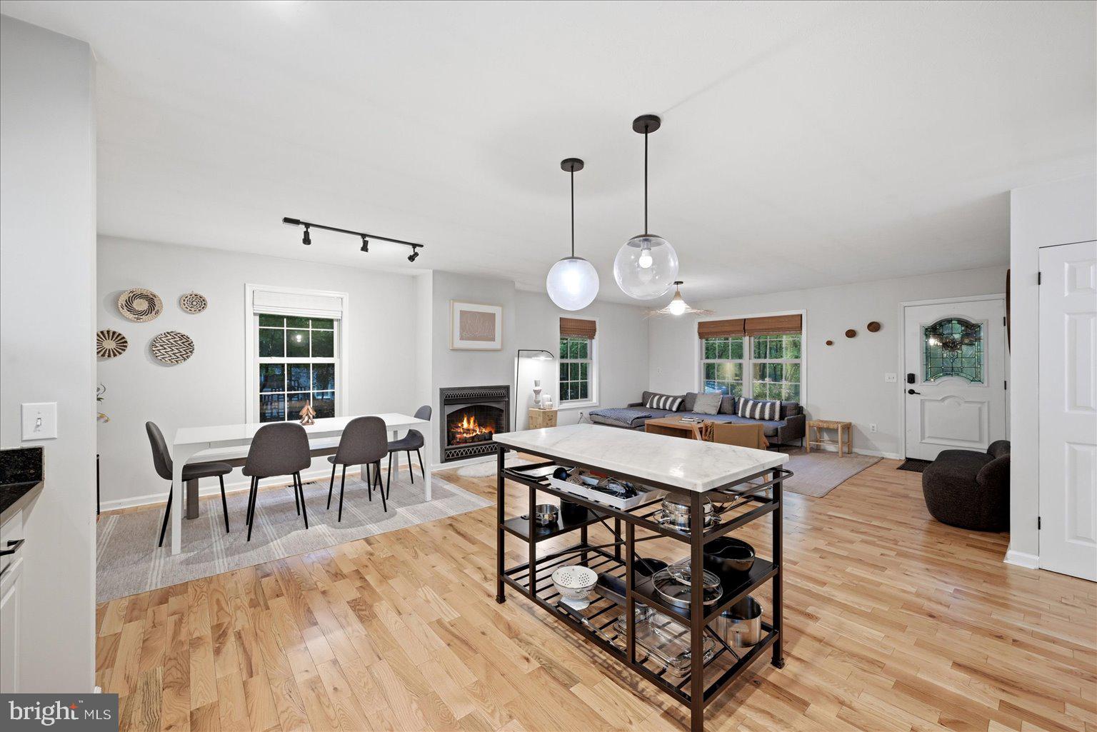 MOUNTAIN VIEW - Residential