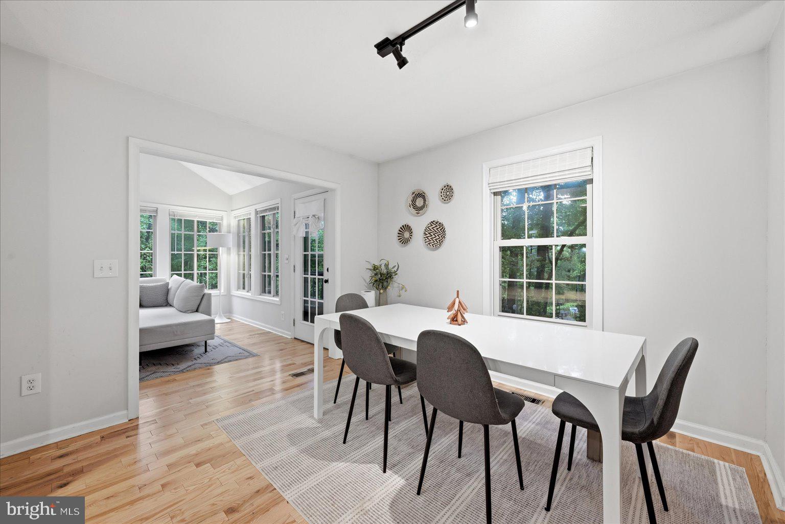 MOUNTAIN VIEW - Residential