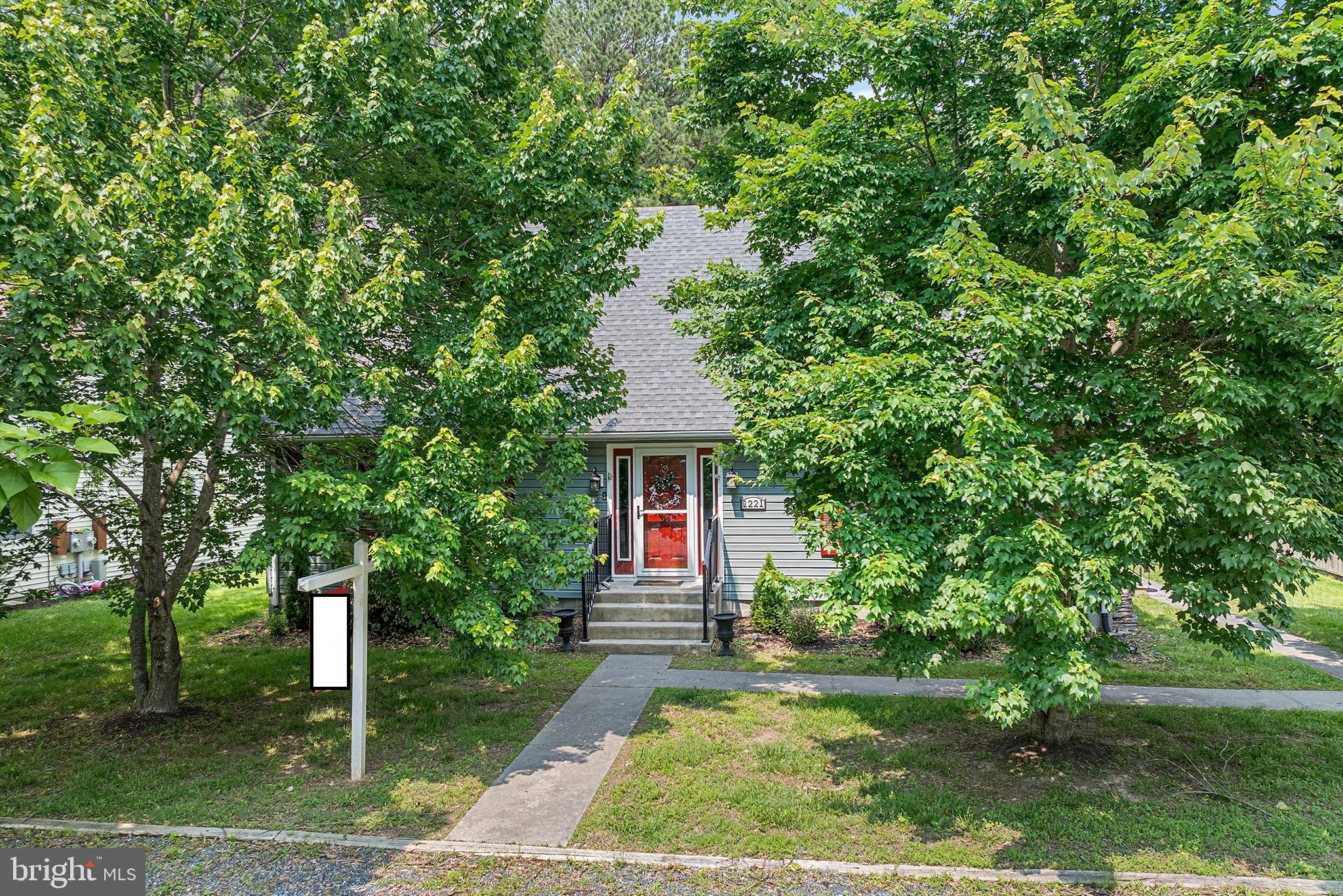 1221 WASHINGTON