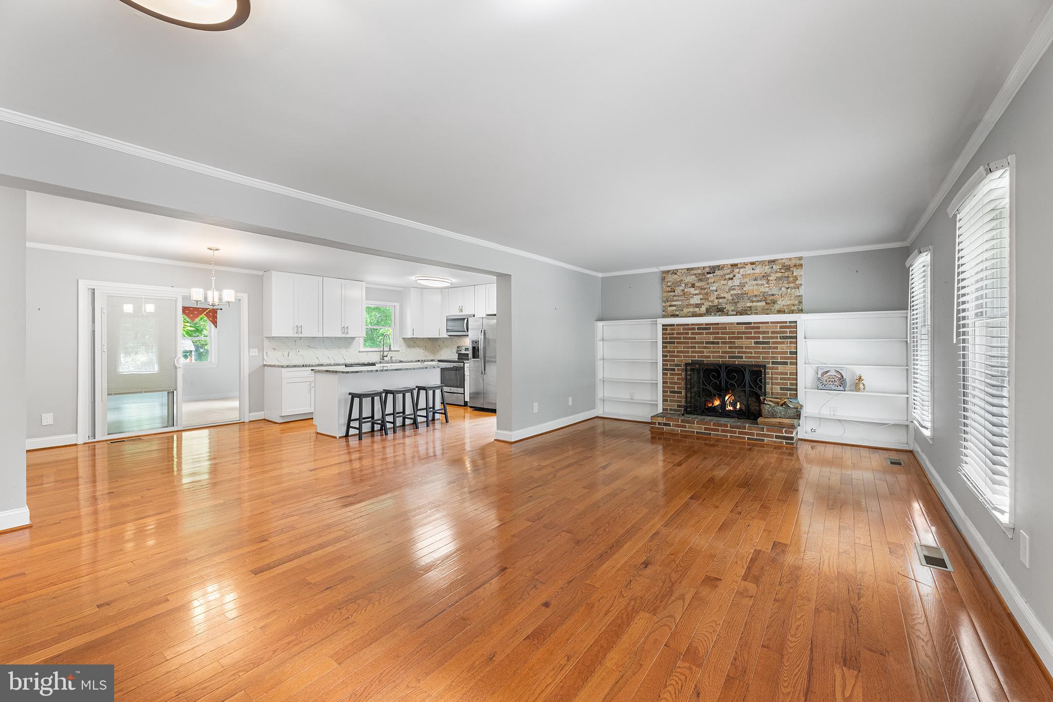 1221 WASHINGTON