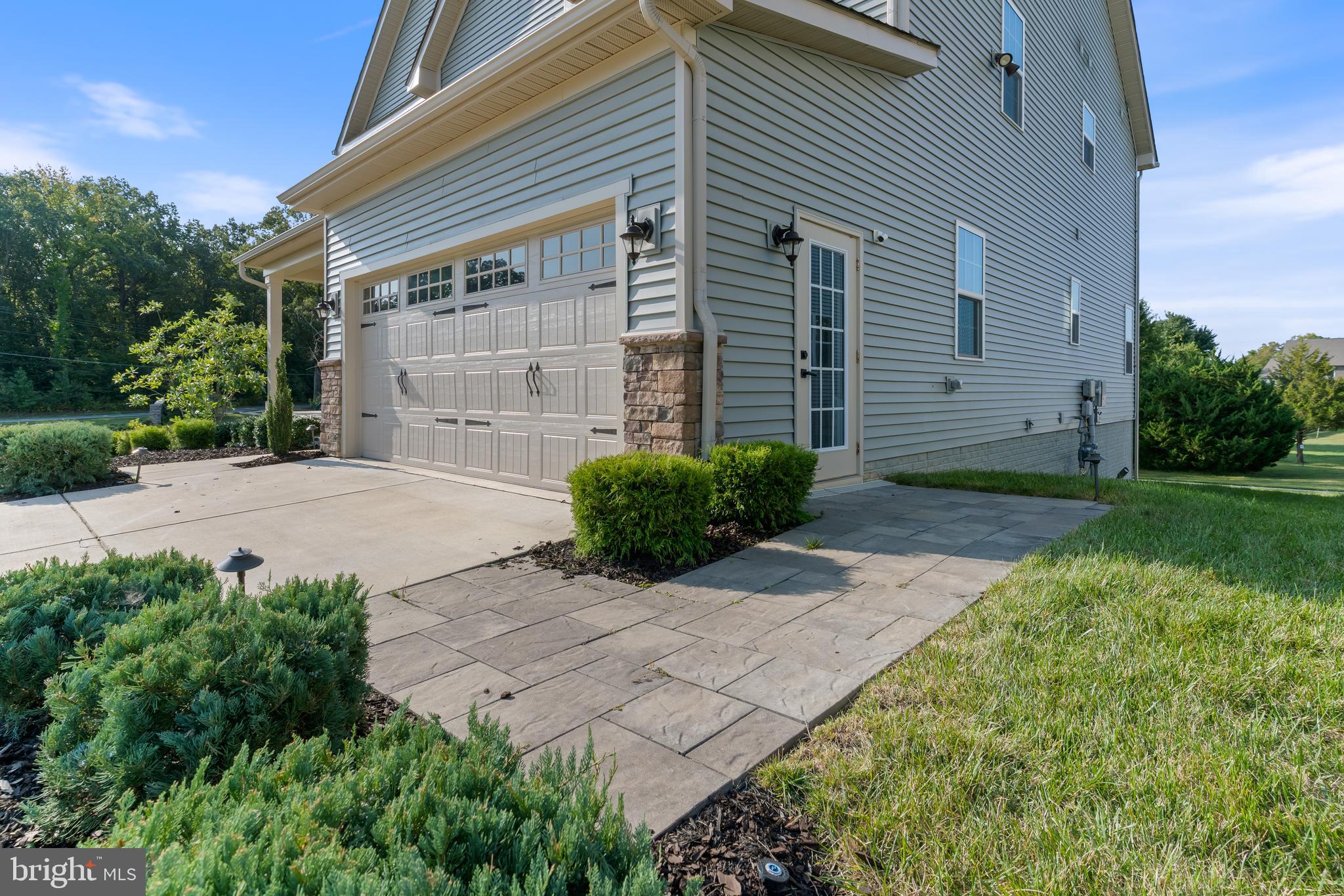 10602 STARFIRE LN