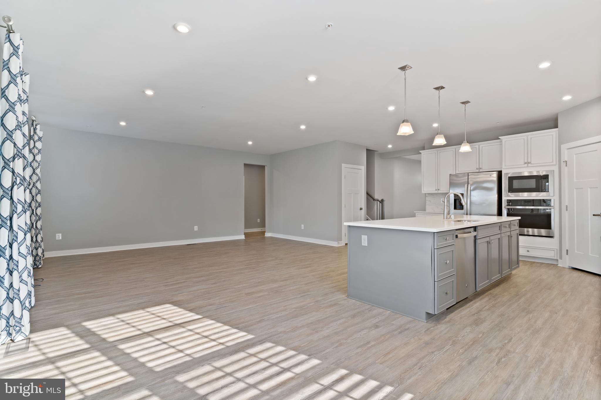 CHRISTOPHER POINTE - Residential