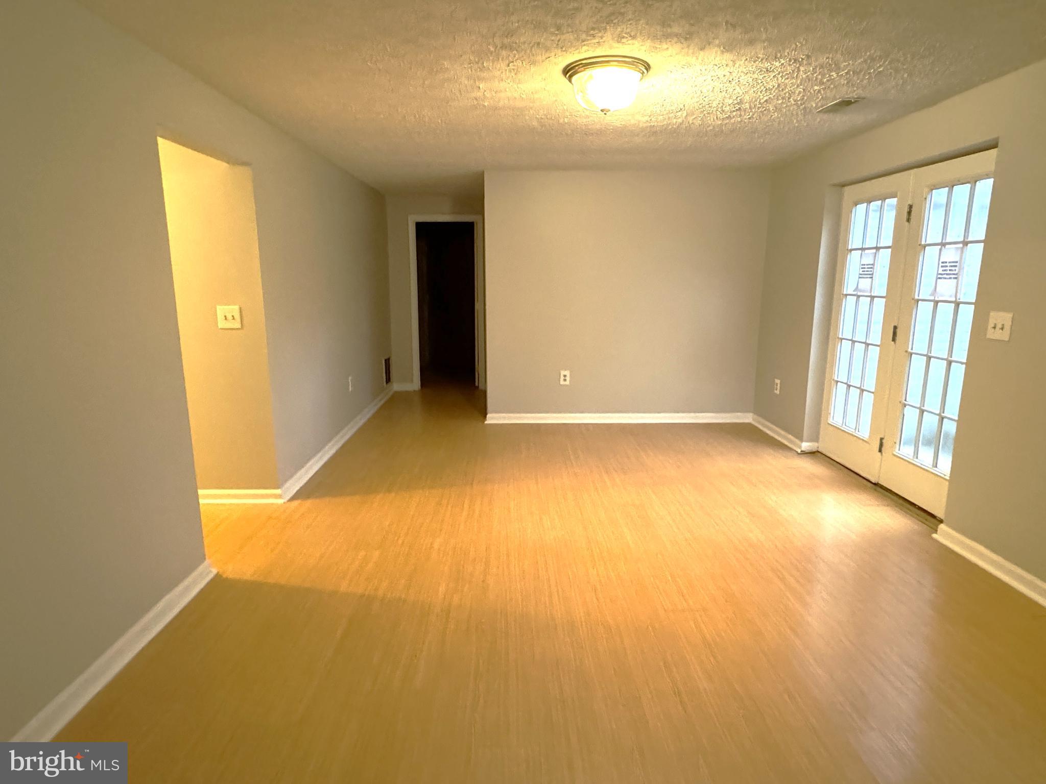 ASHFORD OAKS - Residential