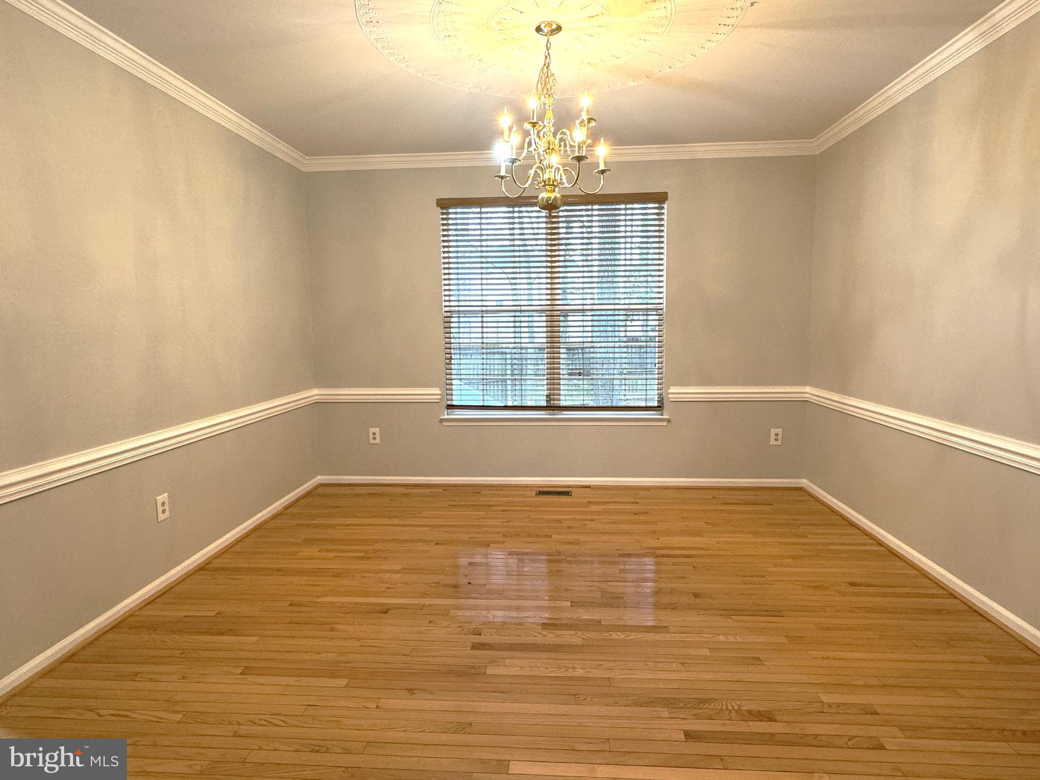 ASHFORD OAKS - Residential