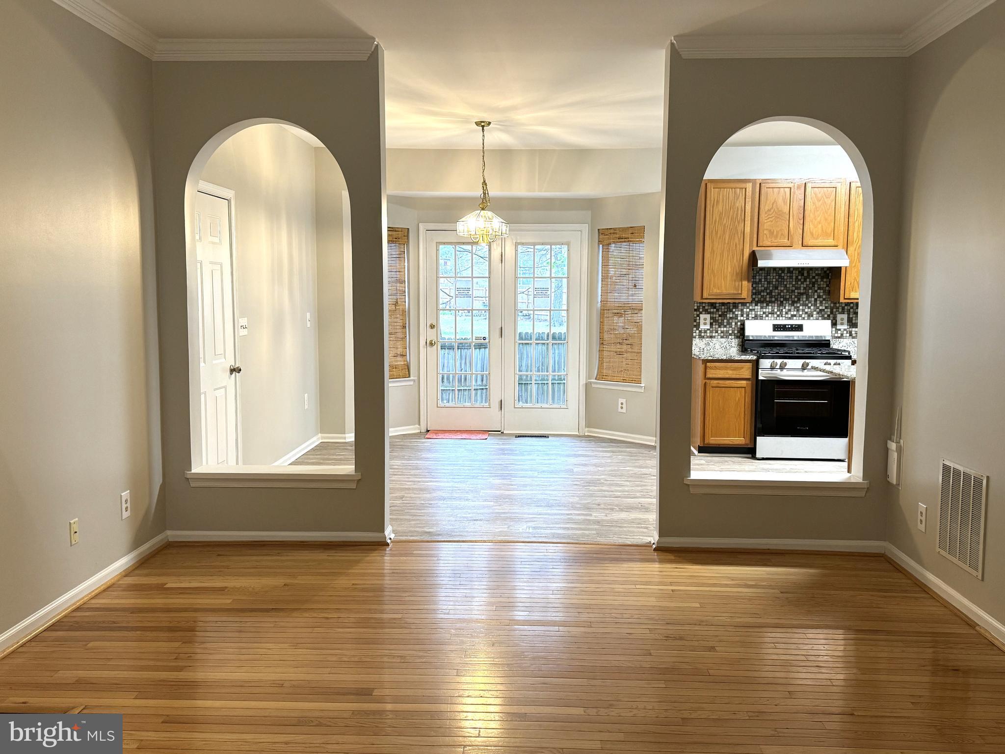 ASHFORD OAKS - Residential