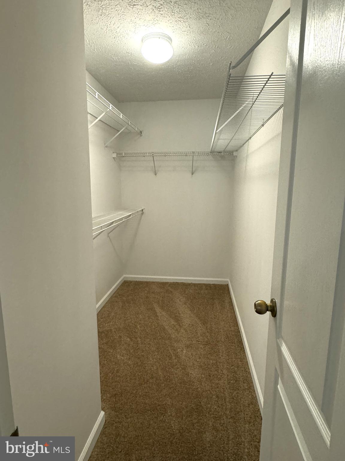 ASHFORD OAKS - Residential