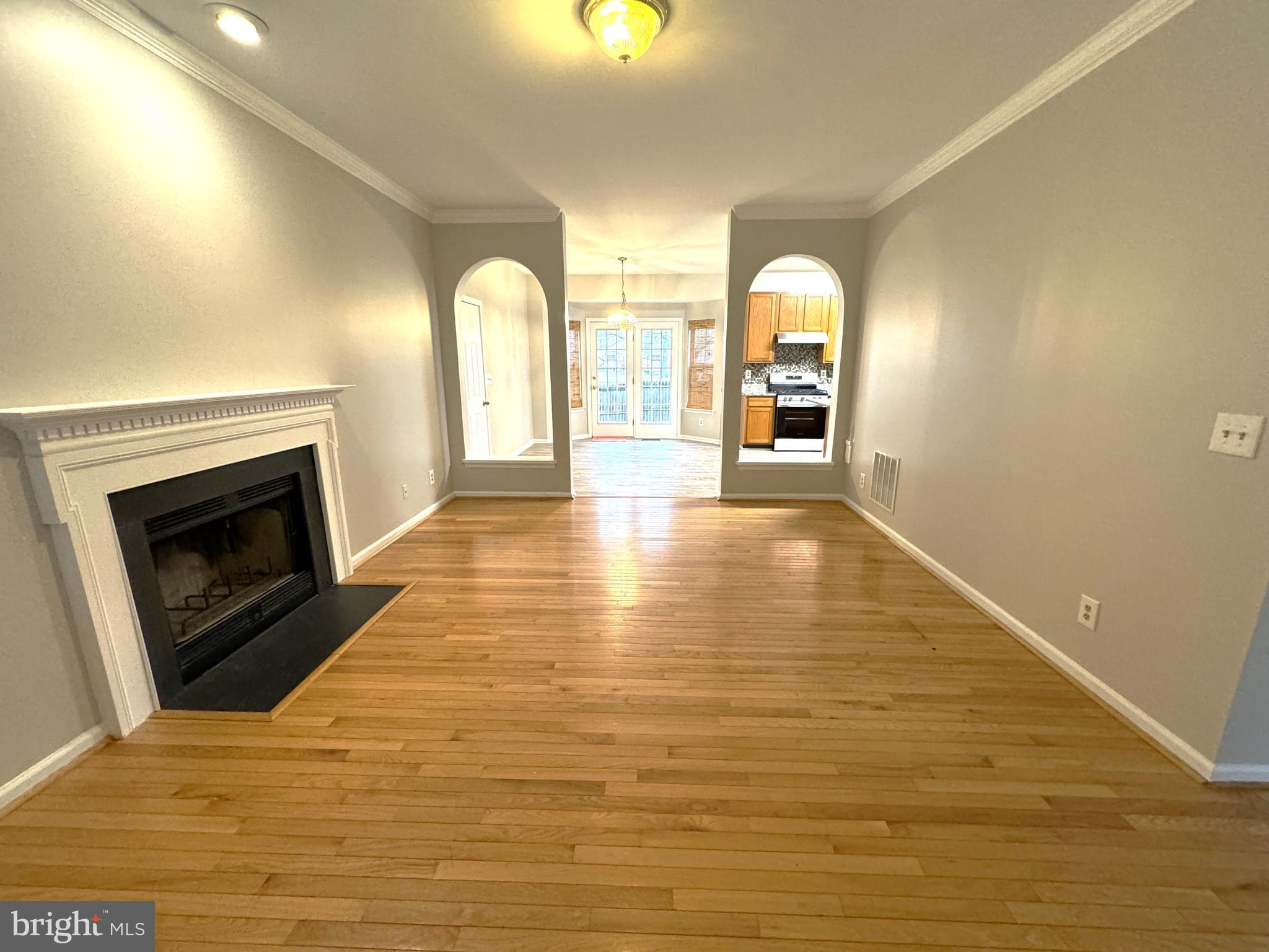 ASHFORD OAKS - Residential