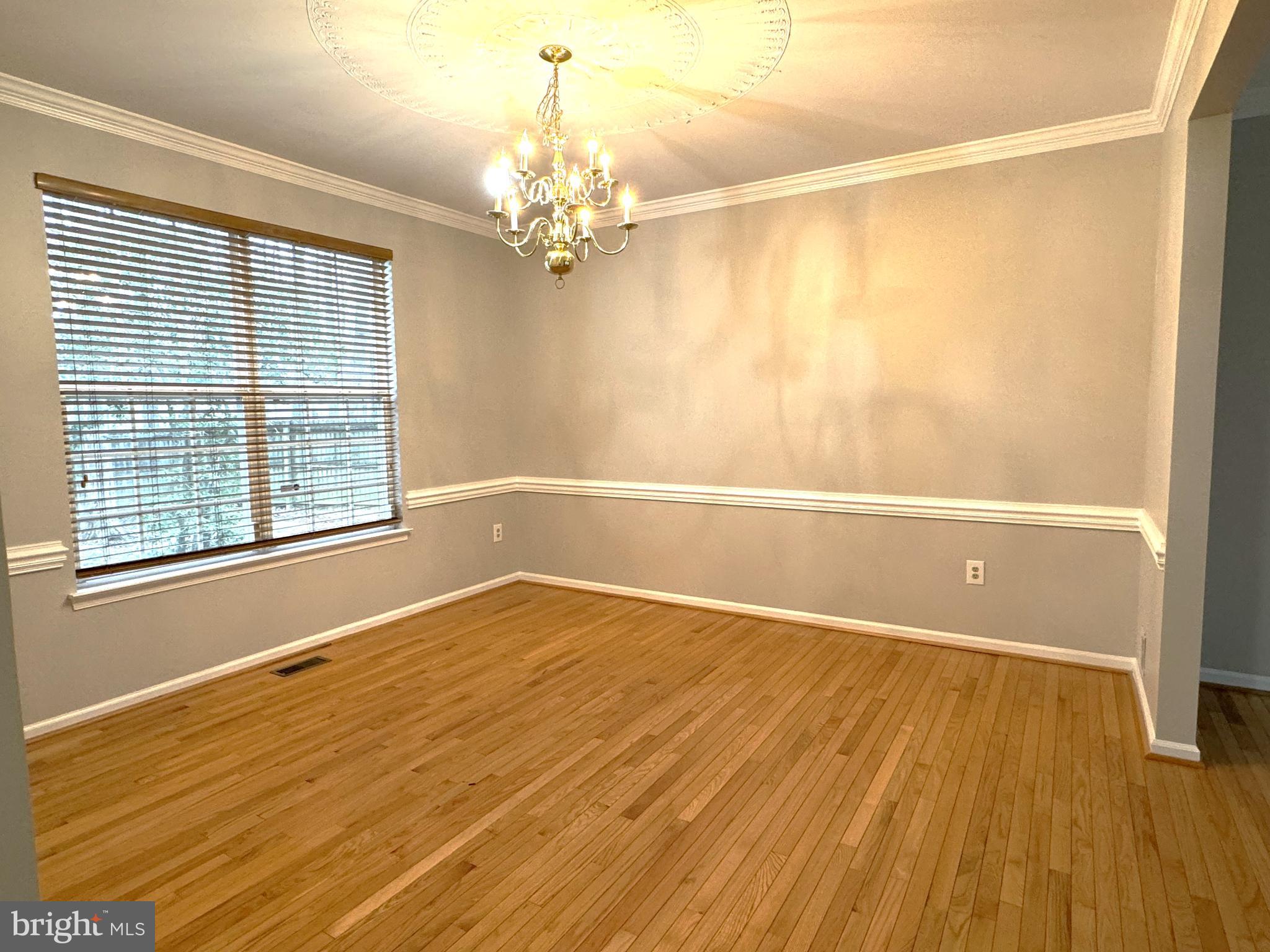 ASHFORD OAKS - Residential