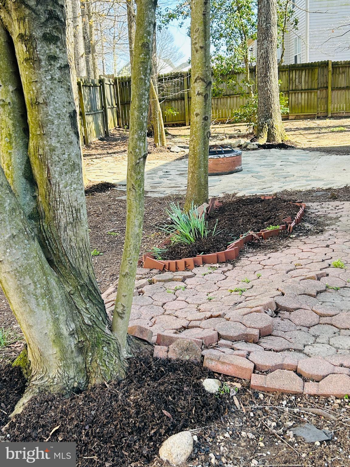 ASHFORD OAKS - Residential