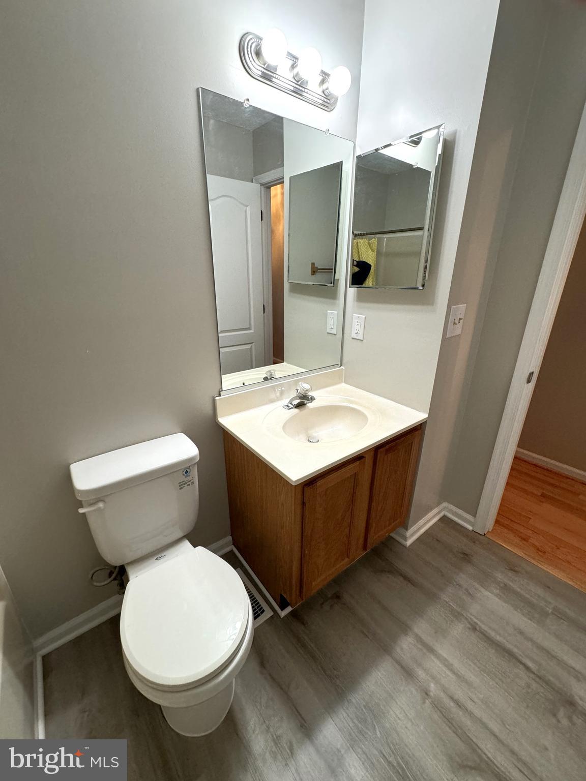 ASHFORD OAKS - Residential