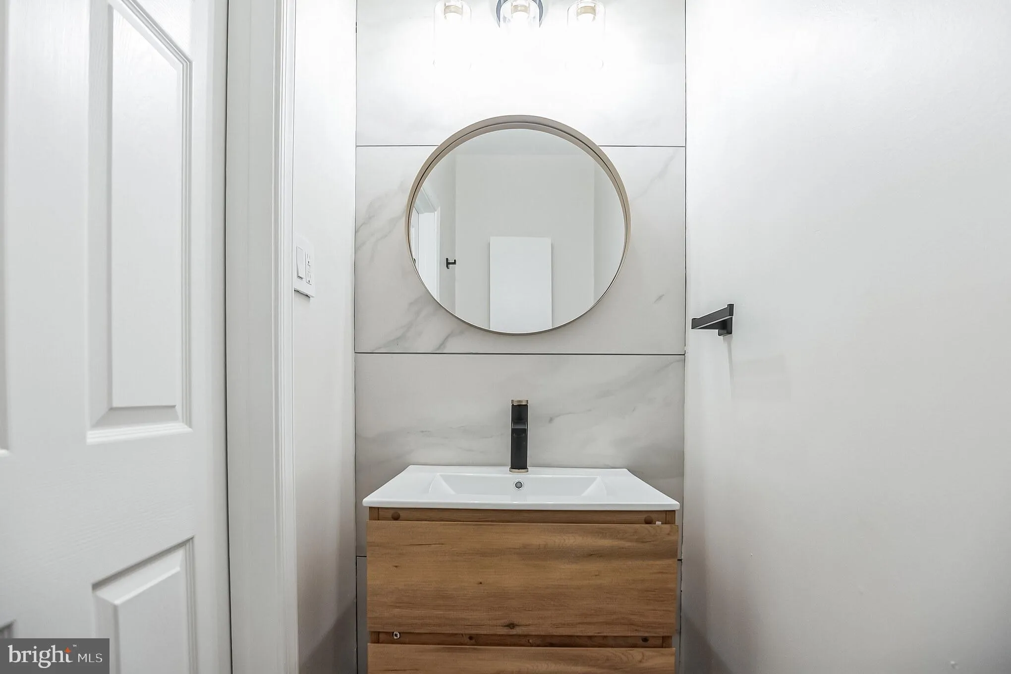 Philadelphia, Pennsylvania 19146, United States, 4 Bedrooms Bedrooms, ,4 BathroomsBathrooms,Residential,Pending,38778