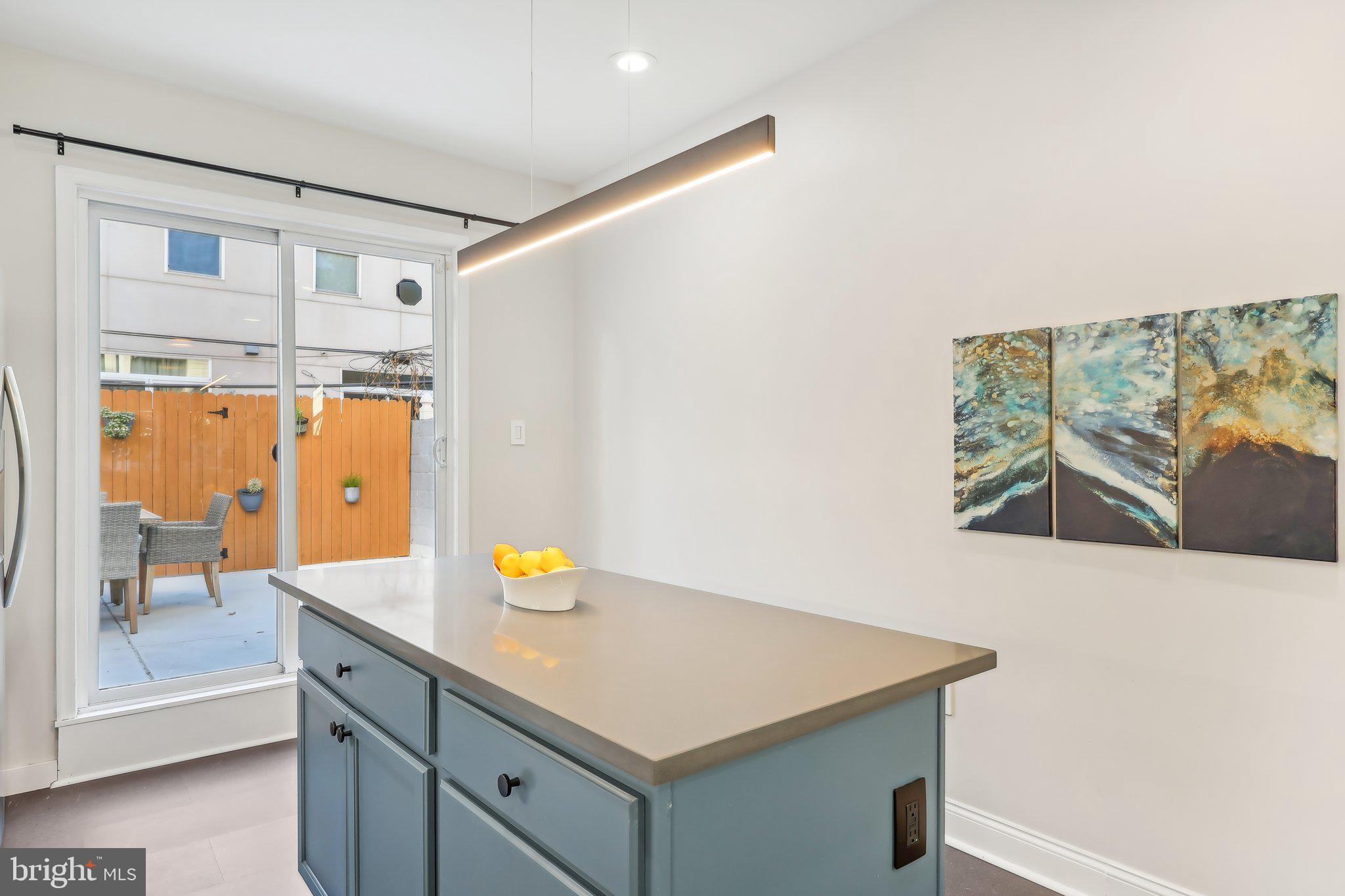 POINT BREEZE - Residential