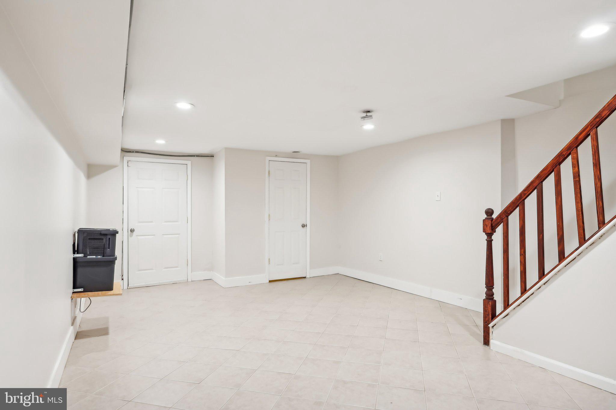 POINT BREEZE - Residential