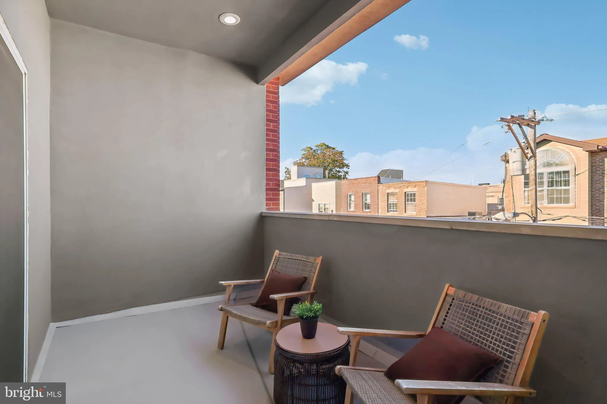 Philadelphia, Pennsylvania 19146, United States, 4 Bedrooms Bedrooms, ,4 BathroomsBathrooms,Residential,Pending,38778