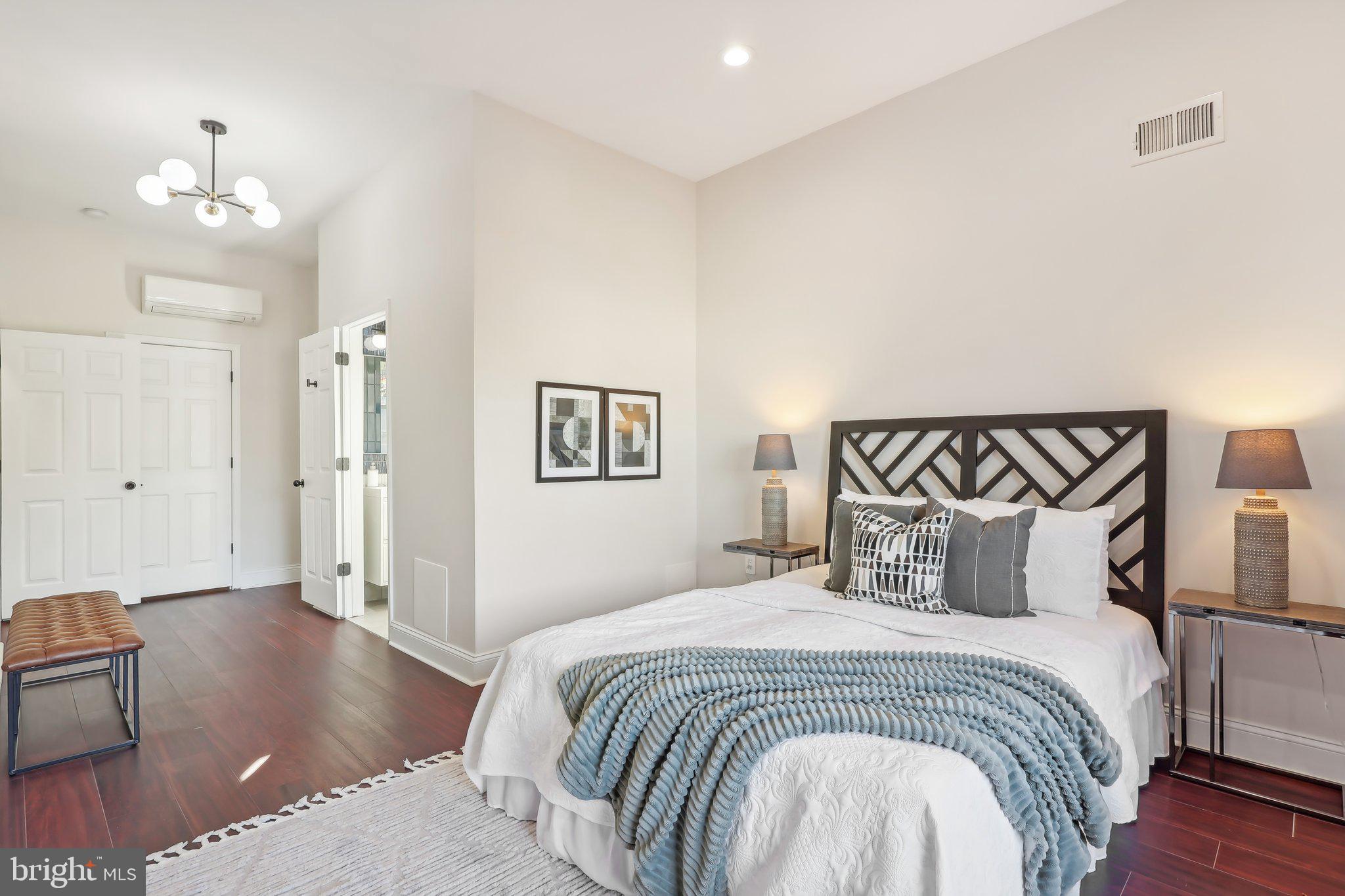 POINT BREEZE - Residential