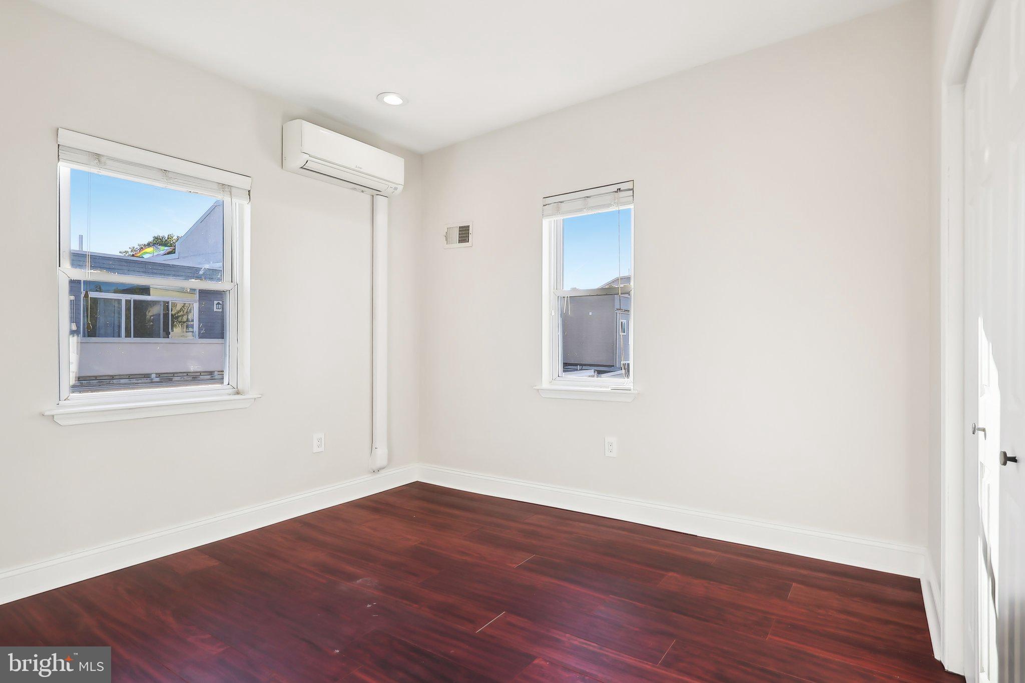 POINT BREEZE - Residential