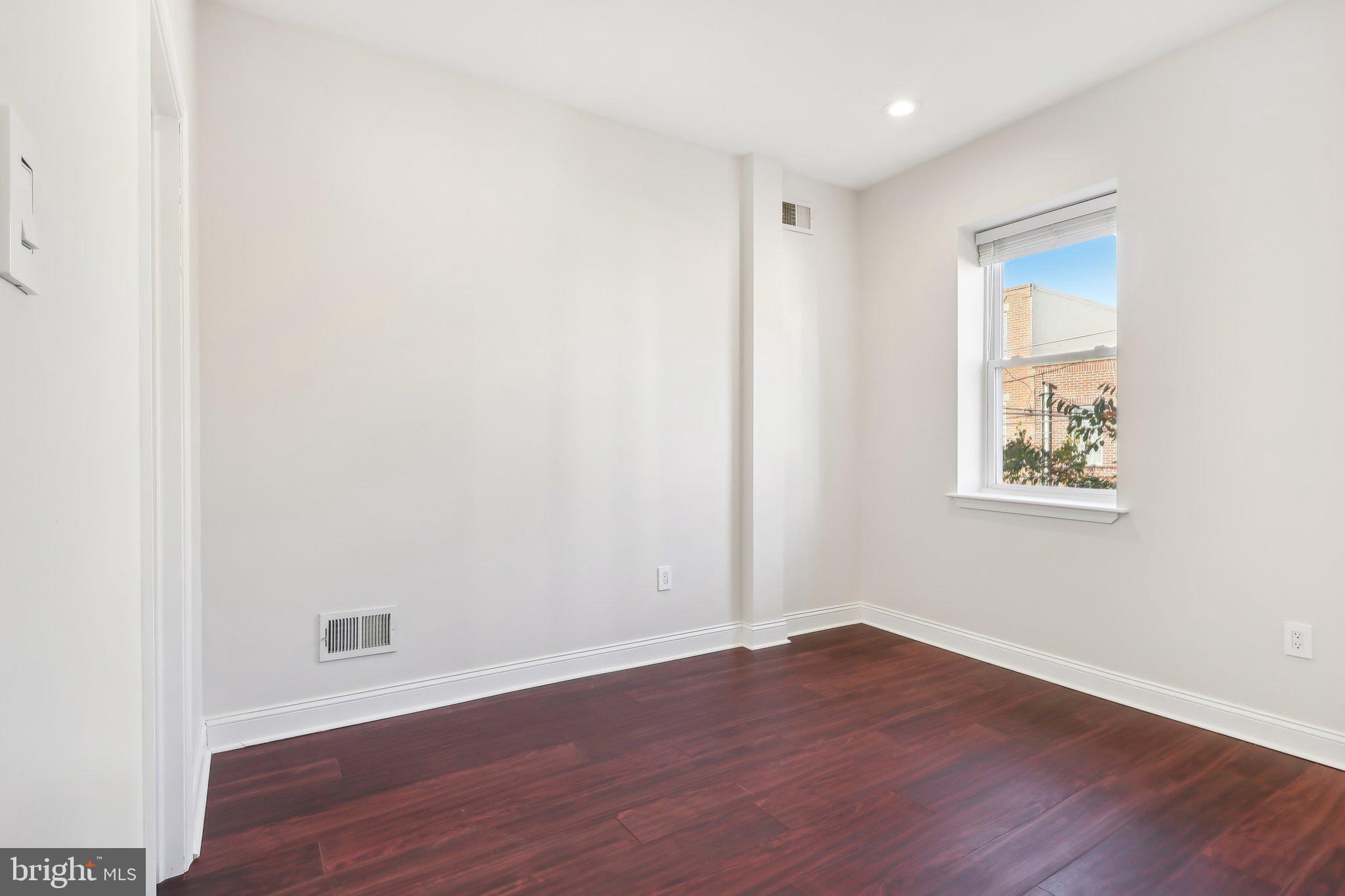 POINT BREEZE - Residential