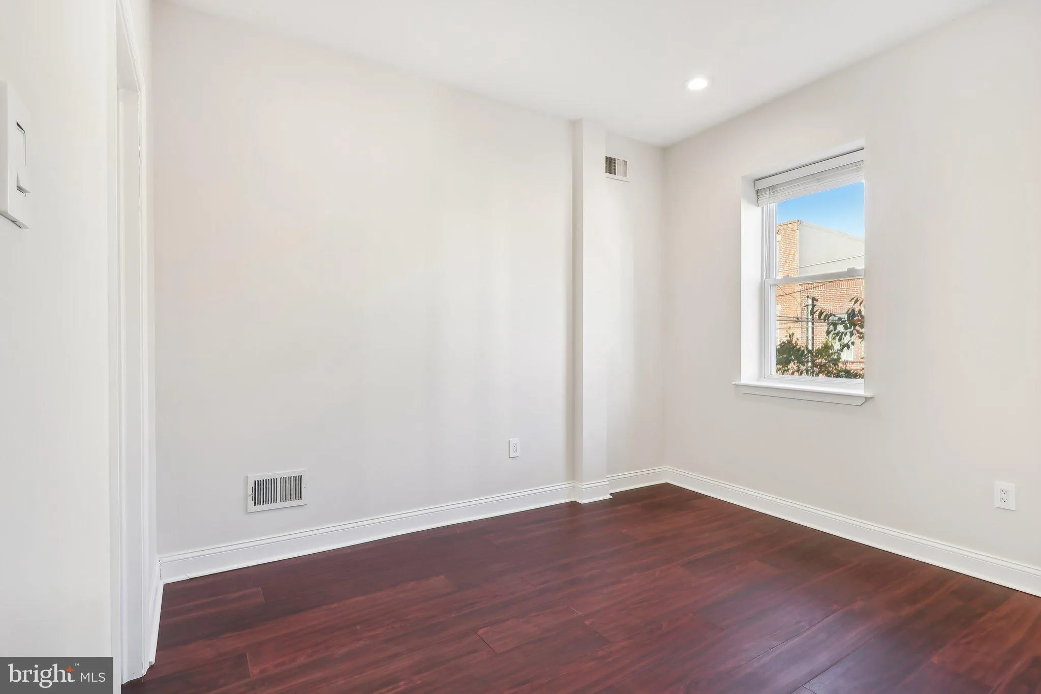 Philadelphia, Pennsylvania 19146, United States, 4 Bedrooms Bedrooms, ,4 BathroomsBathrooms,Residential,Pending,38778