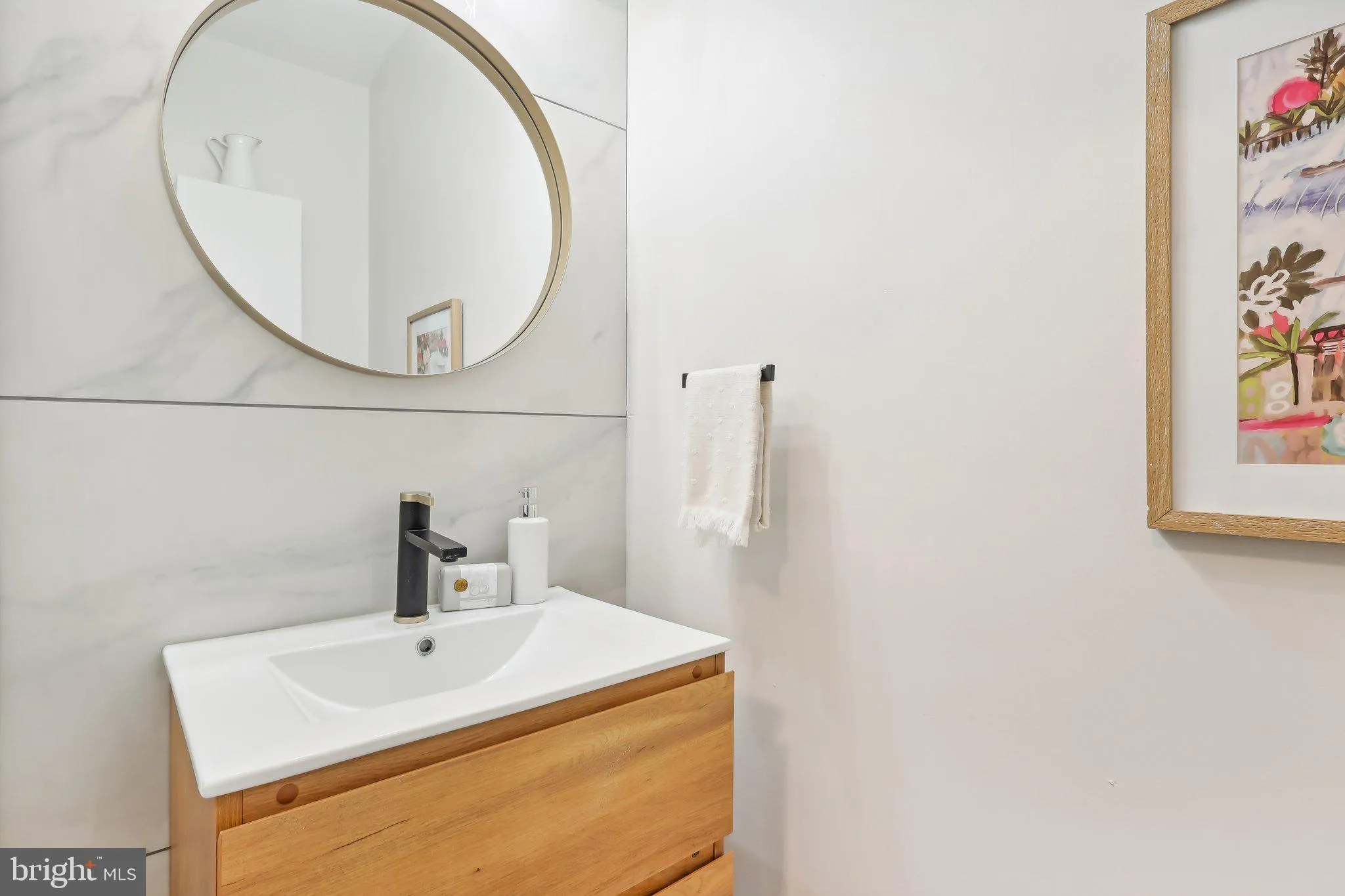 Philadelphia, Pennsylvania 19146, United States, 4 Bedrooms Bedrooms, ,4 BathroomsBathrooms,Residential,Pending,38778