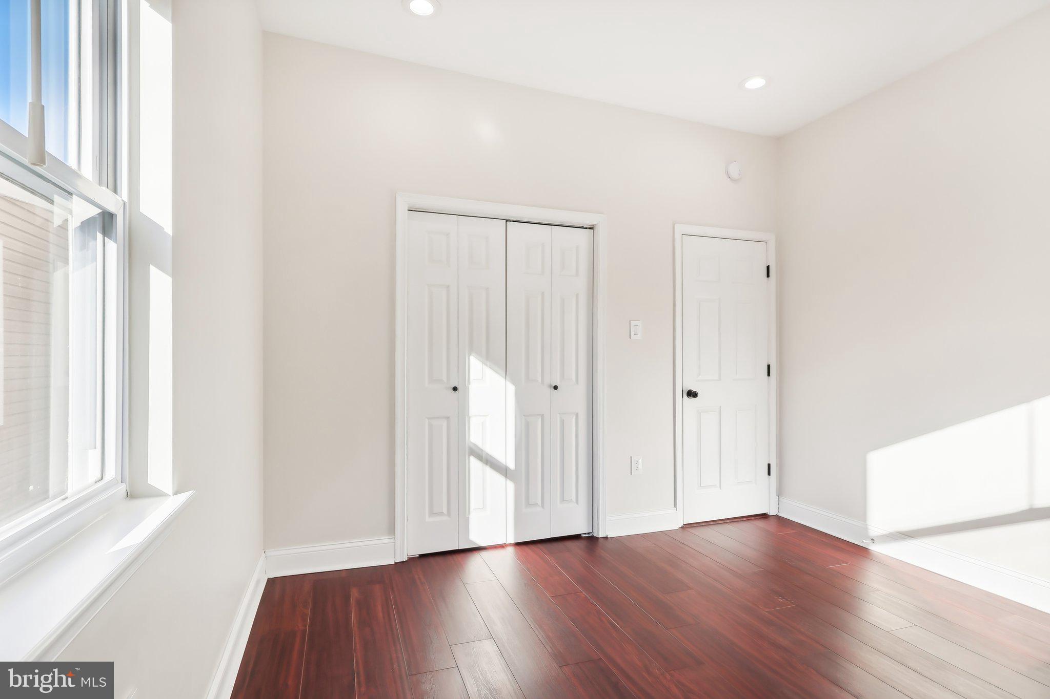 POINT BREEZE - Residential