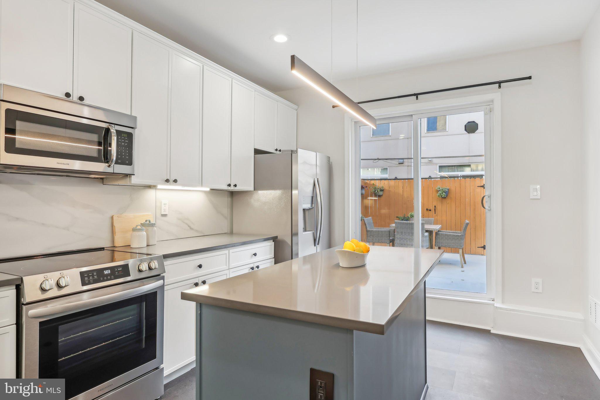 POINT BREEZE - Residential