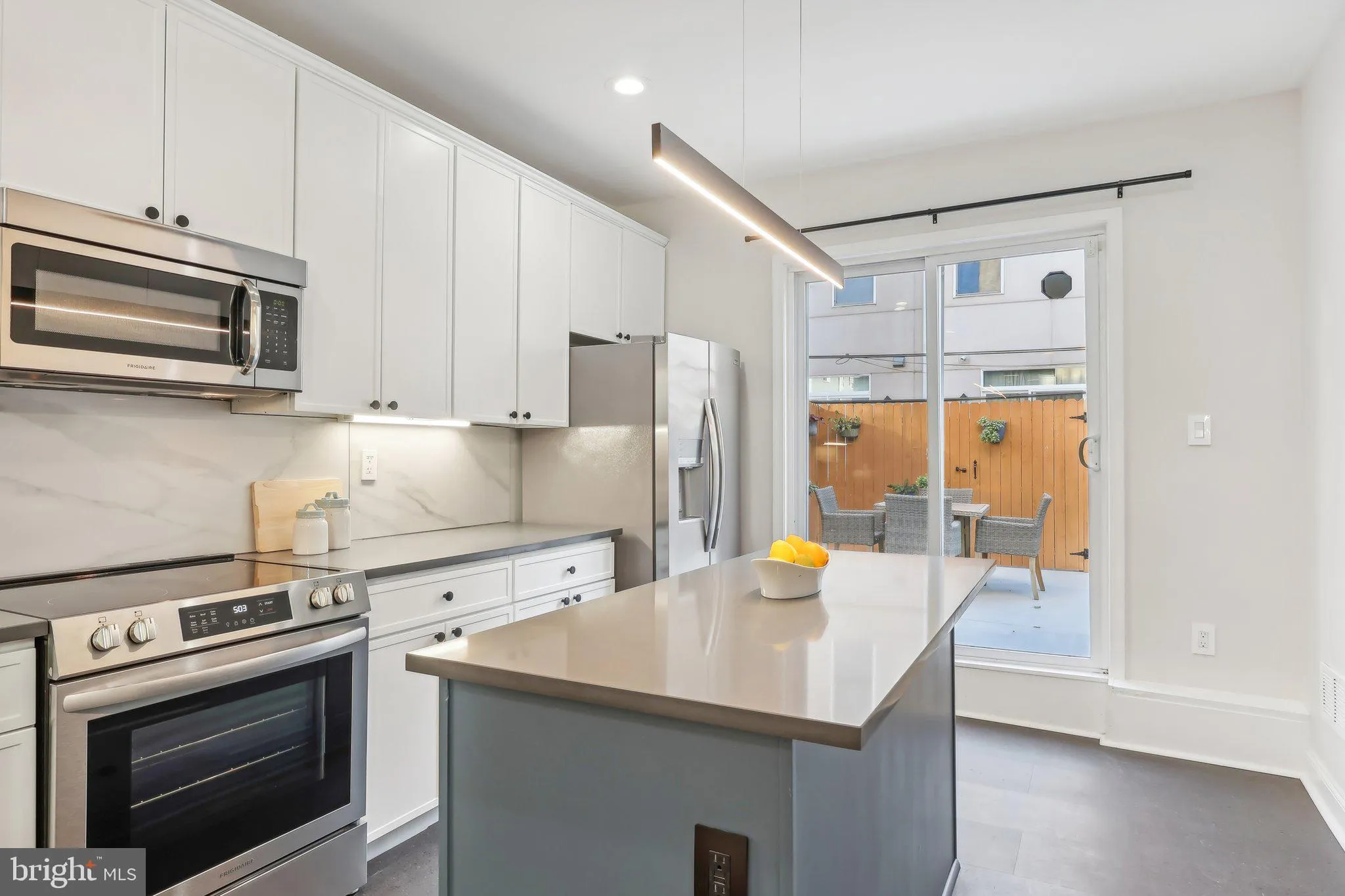 Philadelphia, Pennsylvania 19146, United States, 4 Bedrooms Bedrooms, ,4 BathroomsBathrooms,Residential,Pending,38778