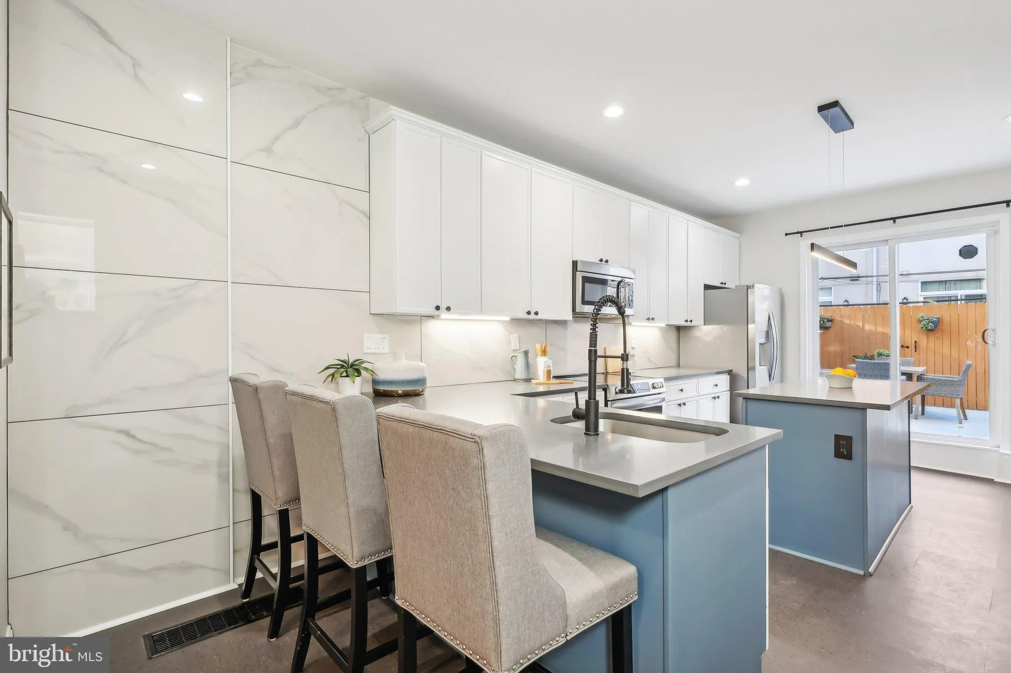 Philadelphia, Pennsylvania 19146, United States, 4 Bedrooms Bedrooms, ,4 BathroomsBathrooms,Residential,Pending,38778