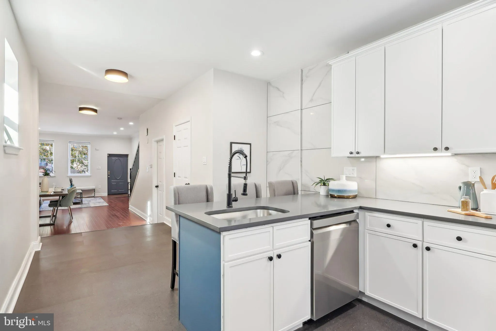 Philadelphia, Pennsylvania 19146, United States, 4 Bedrooms Bedrooms, ,4 BathroomsBathrooms,Residential,Pending,38778