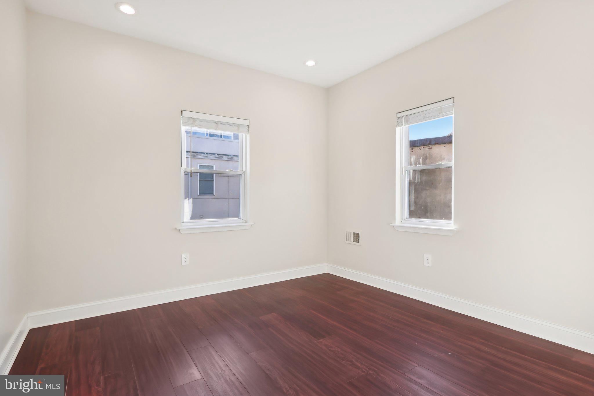 POINT BREEZE - Residential