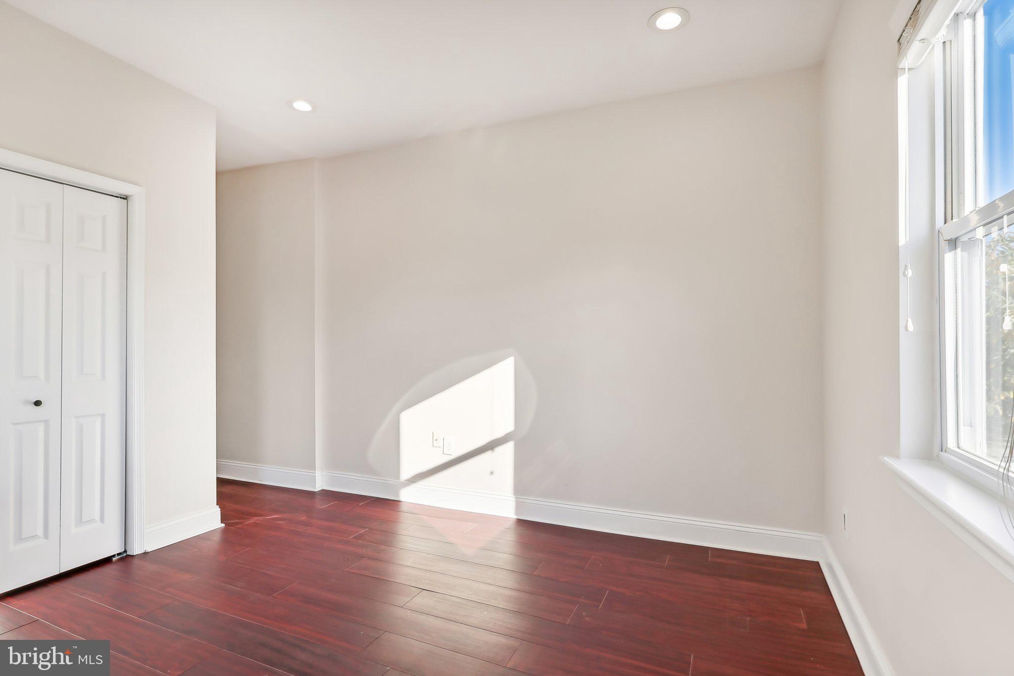 POINT BREEZE - Residential