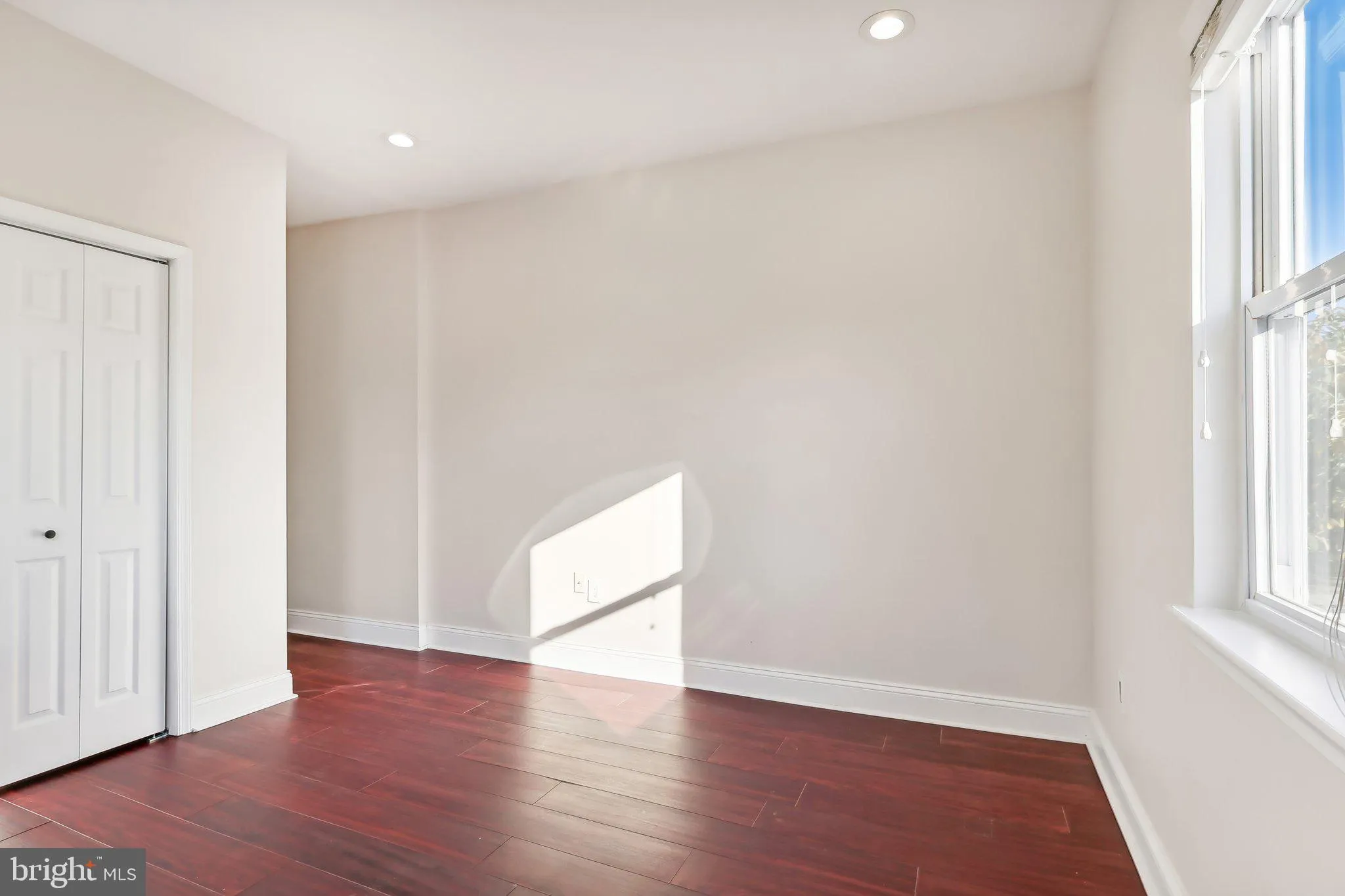 Philadelphia, Pennsylvania 19146, United States, 4 Bedrooms Bedrooms, ,4 BathroomsBathrooms,Residential,Pending,38778