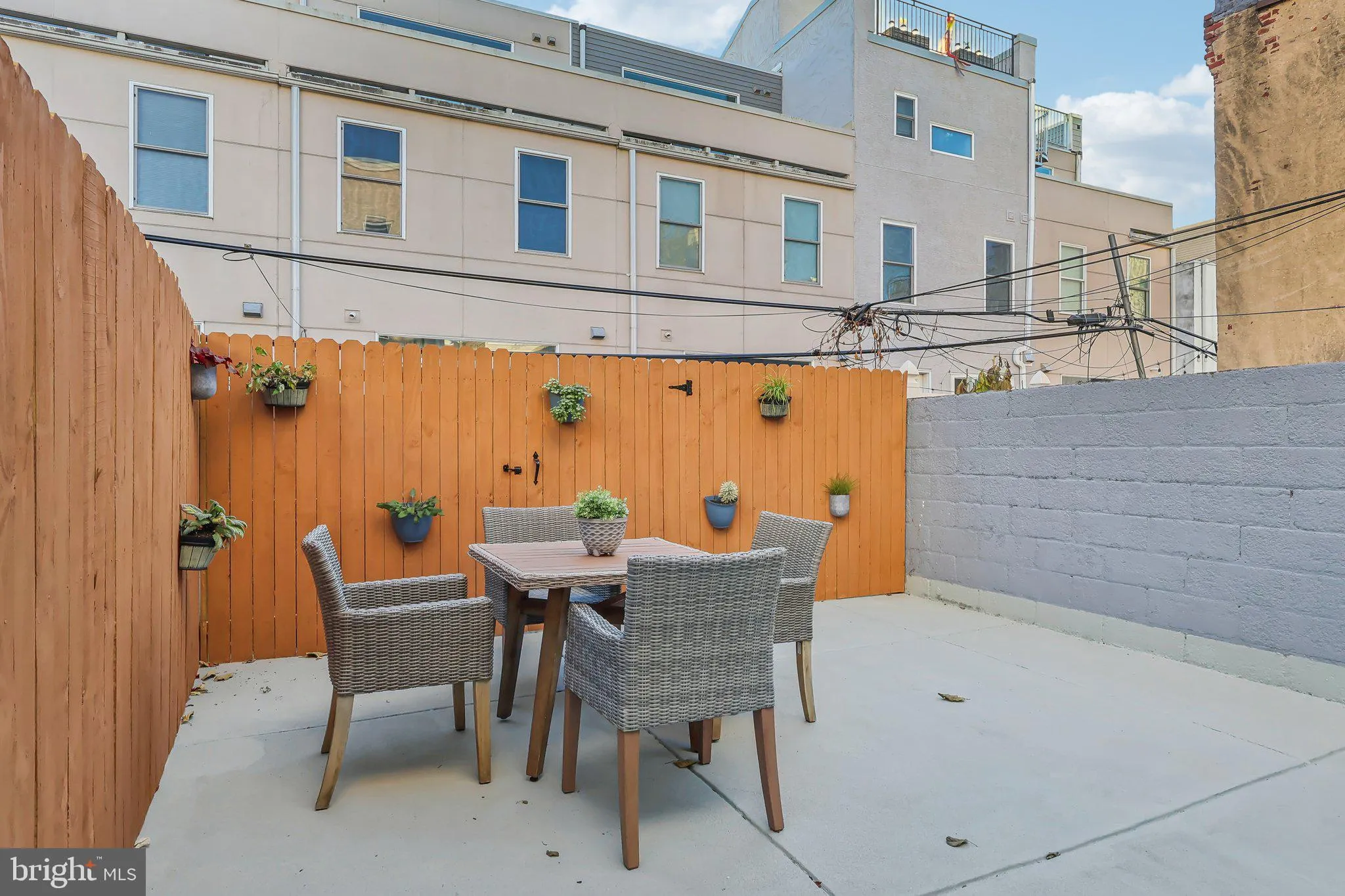 Philadelphia, Pennsylvania 19146, United States, 4 Bedrooms Bedrooms, ,4 BathroomsBathrooms,Residential,Pending,38778