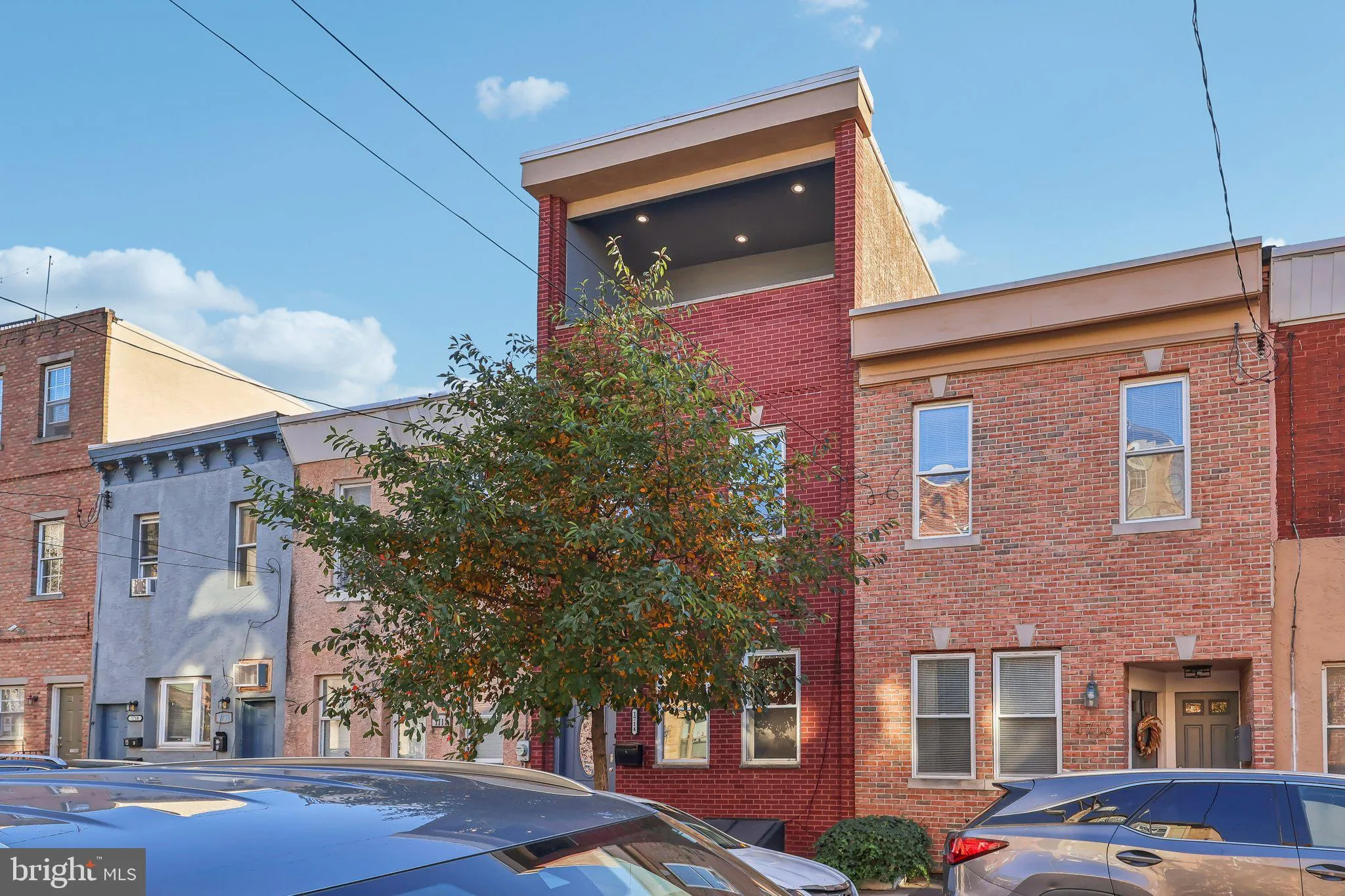 Philadelphia, Pennsylvania 19146, United States, 4 Bedrooms Bedrooms, ,4 BathroomsBathrooms,Residential,Pending,38778