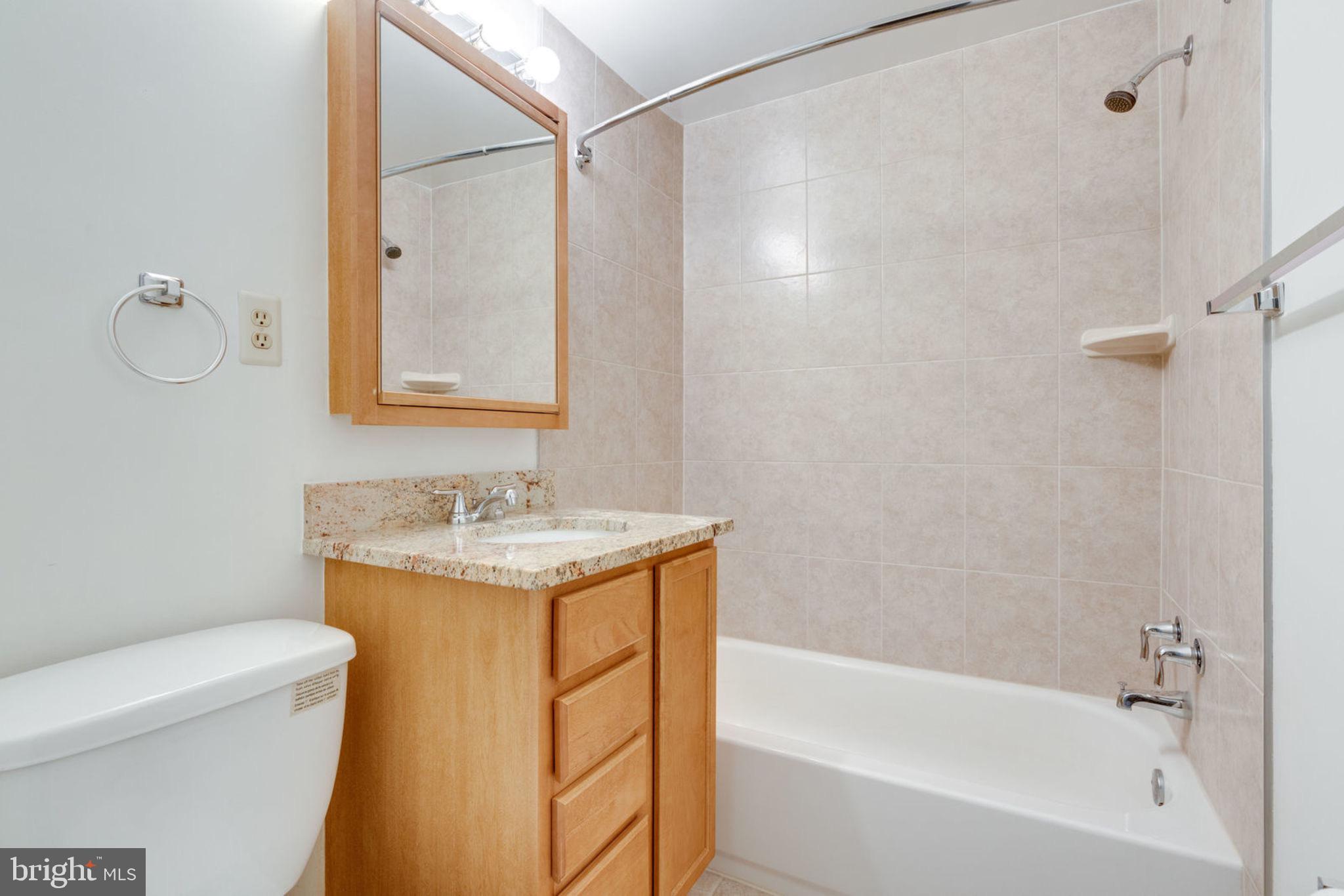 GREENWICH HILL - Residential