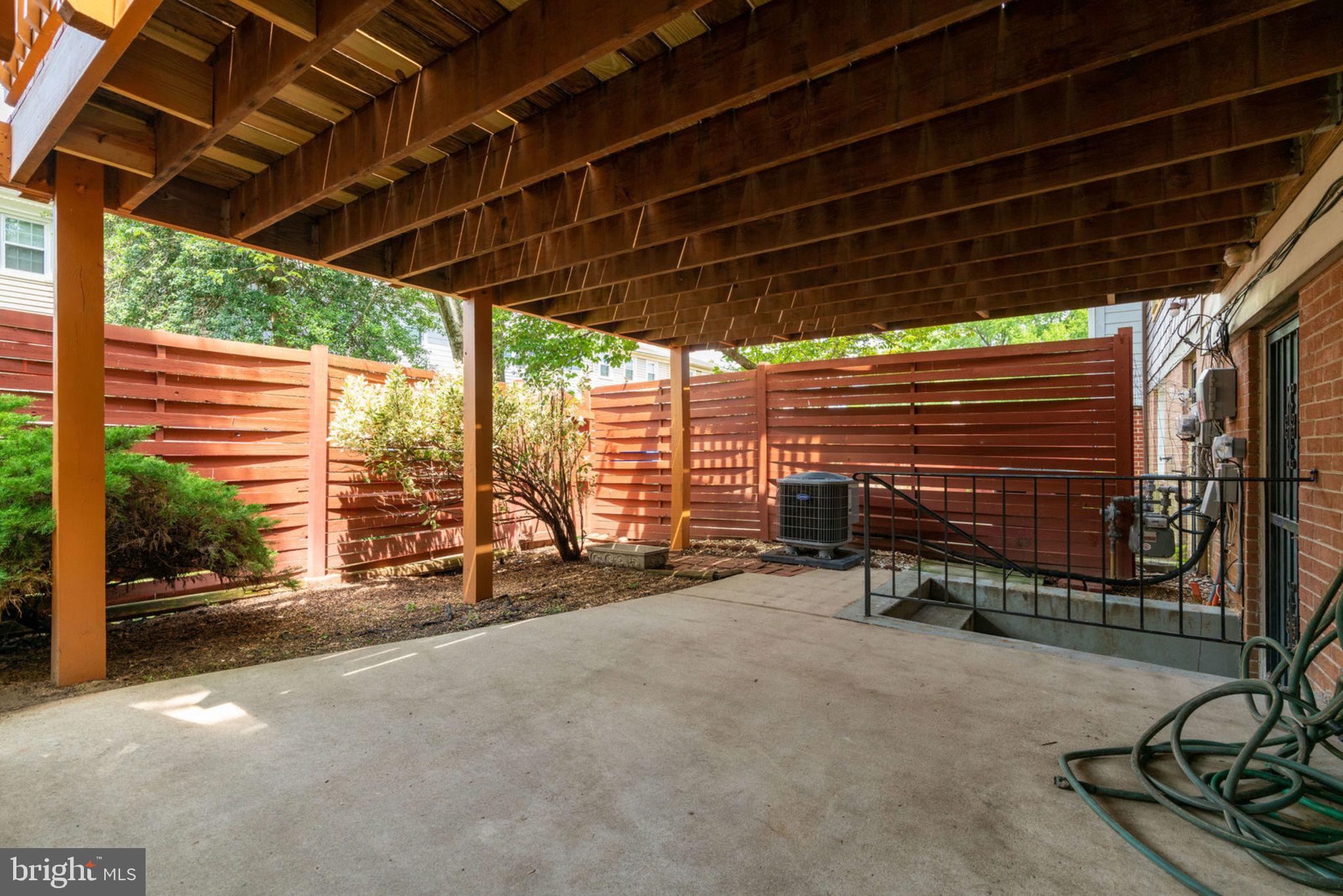 GREENWICH HILL - Residential