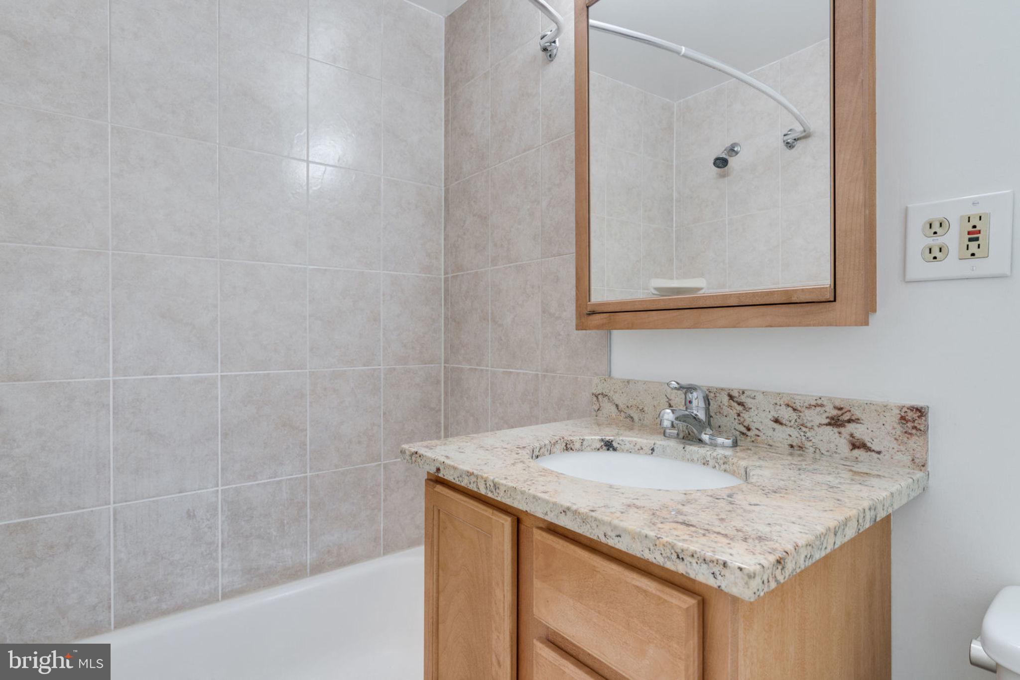 GREENWICH HILL - Residential