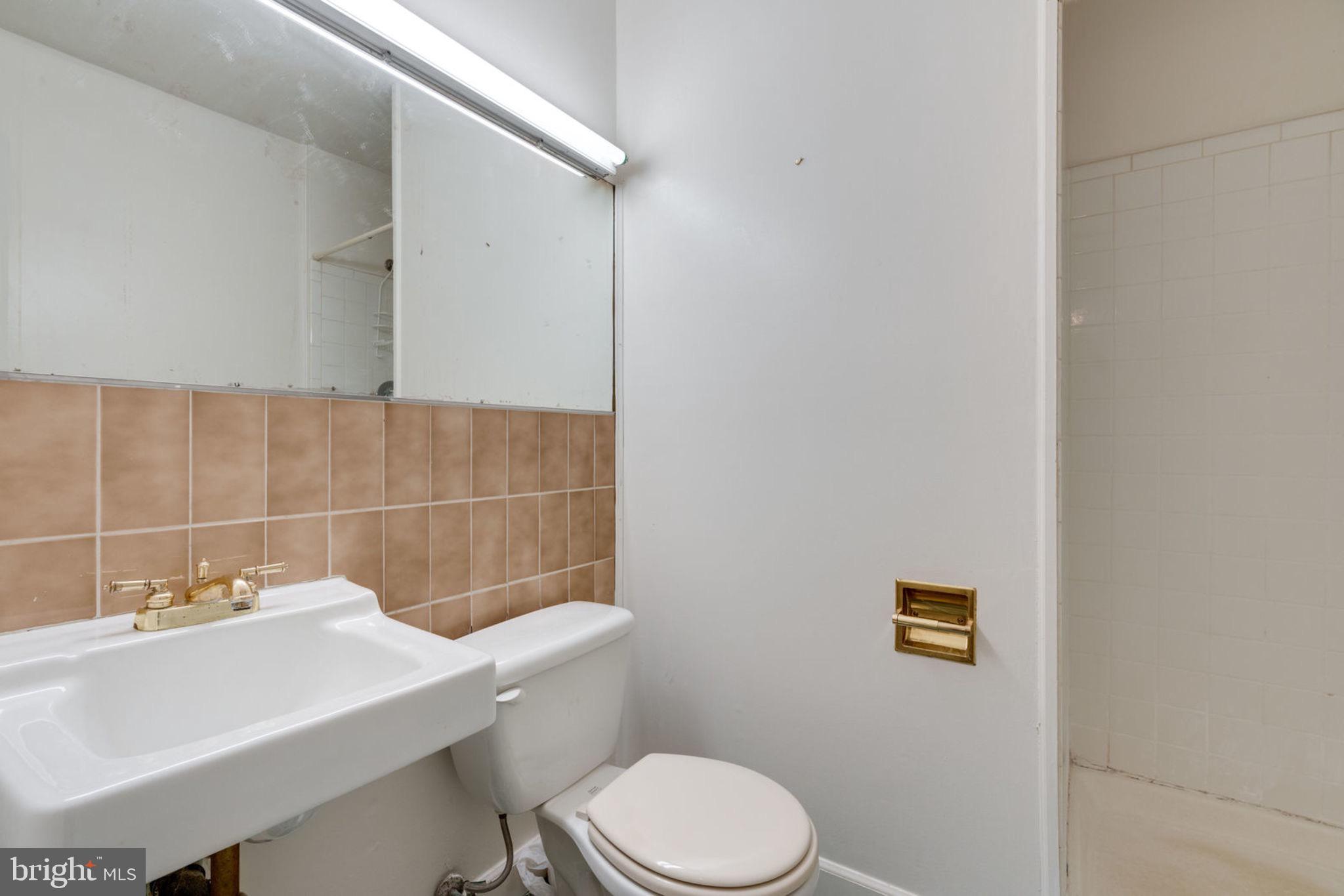 GREENWICH HILL - Residential