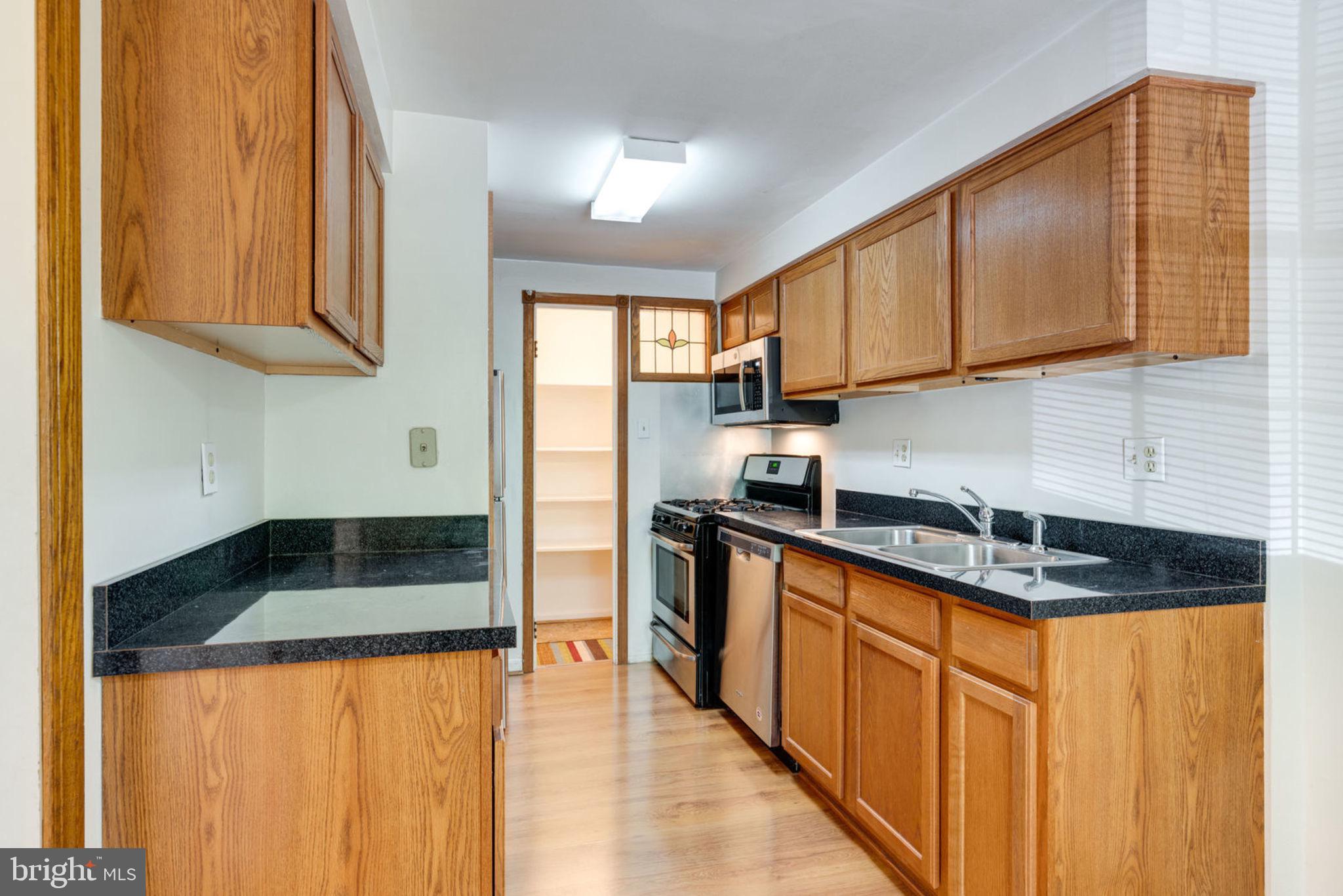 GREENWICH HILL - Residential