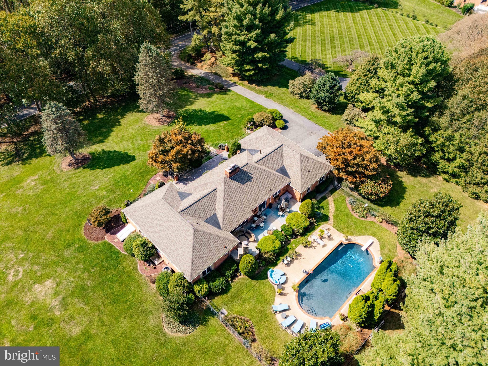 1402 E MACPHAIL ROAD