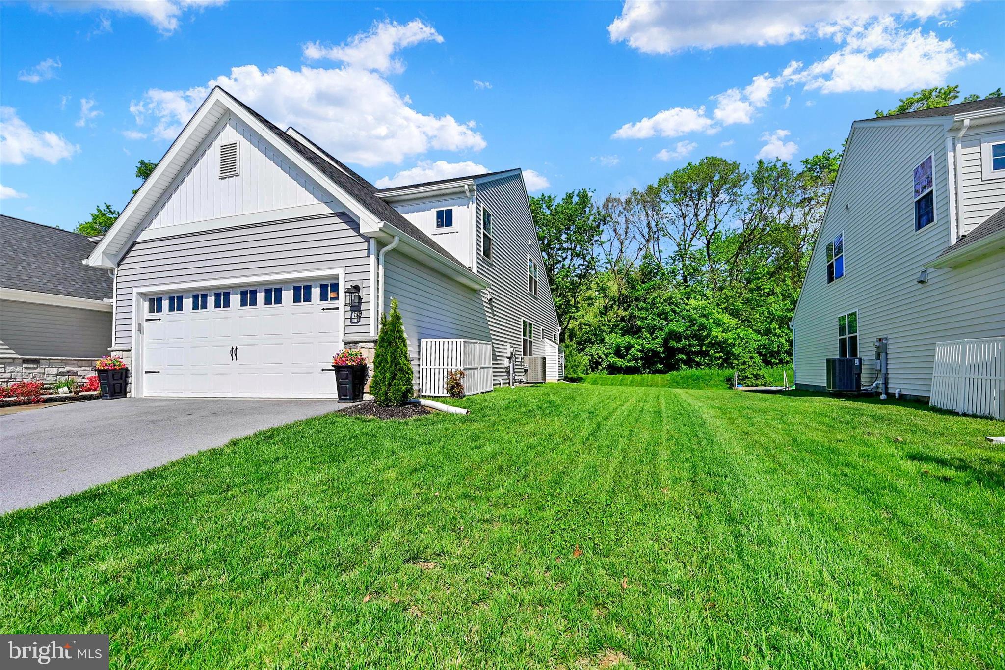 53 LONG BEND DRIVE
