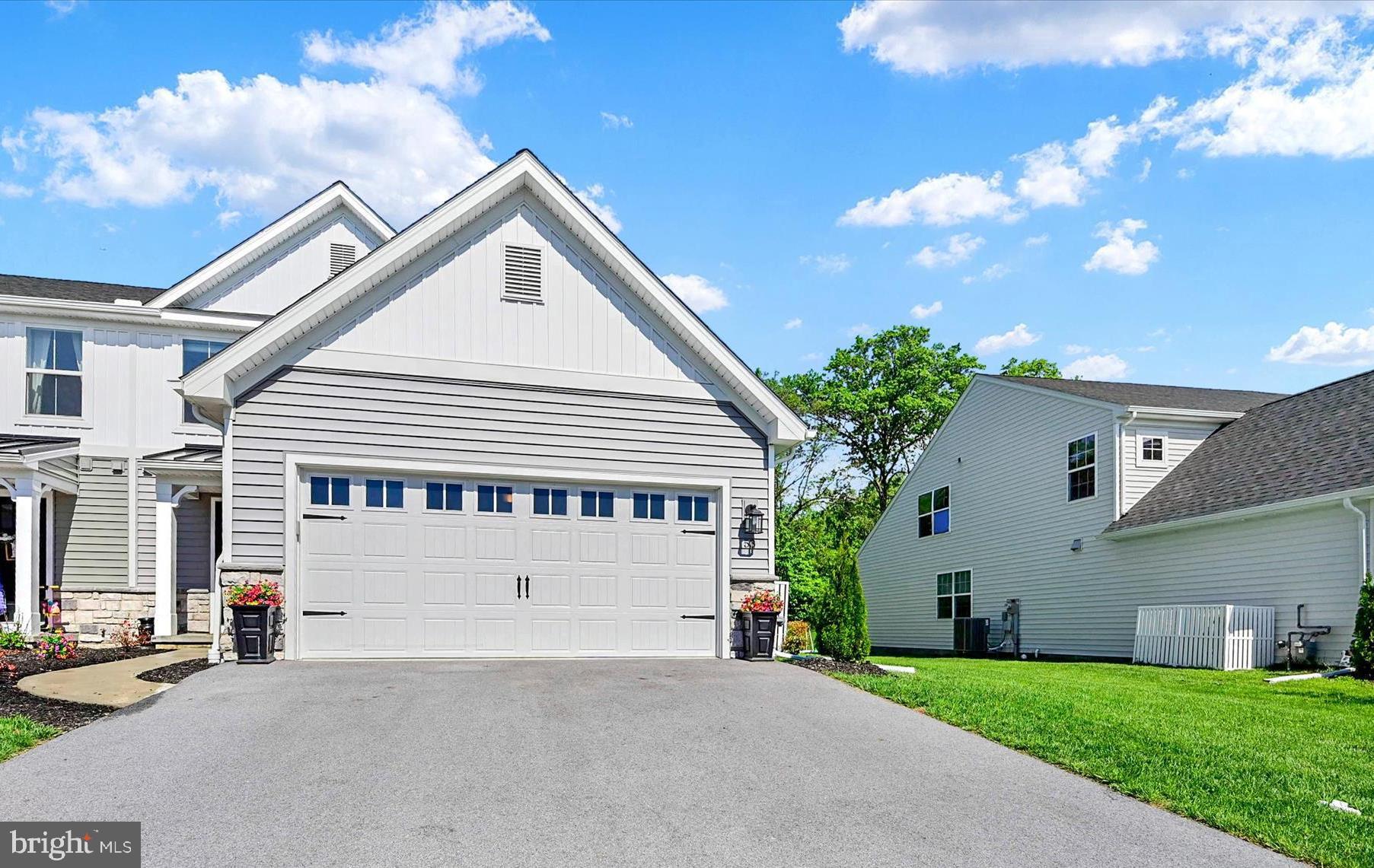 53 LONG BEND DRIVE