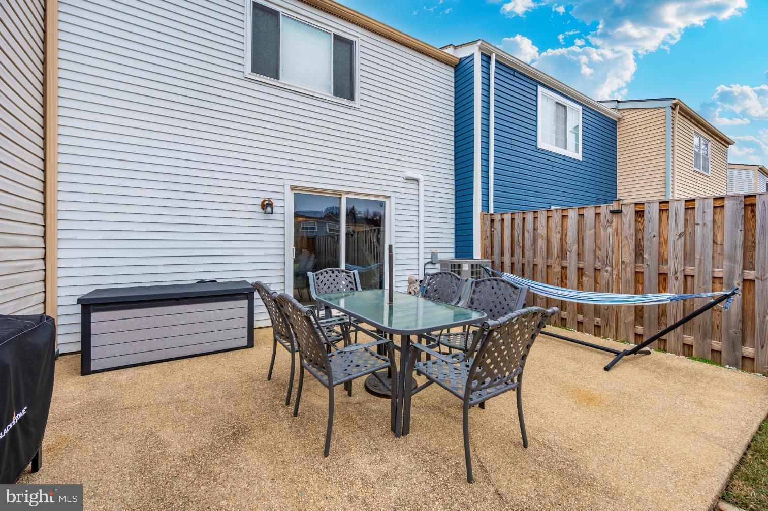 GLADE TOWN - Residential