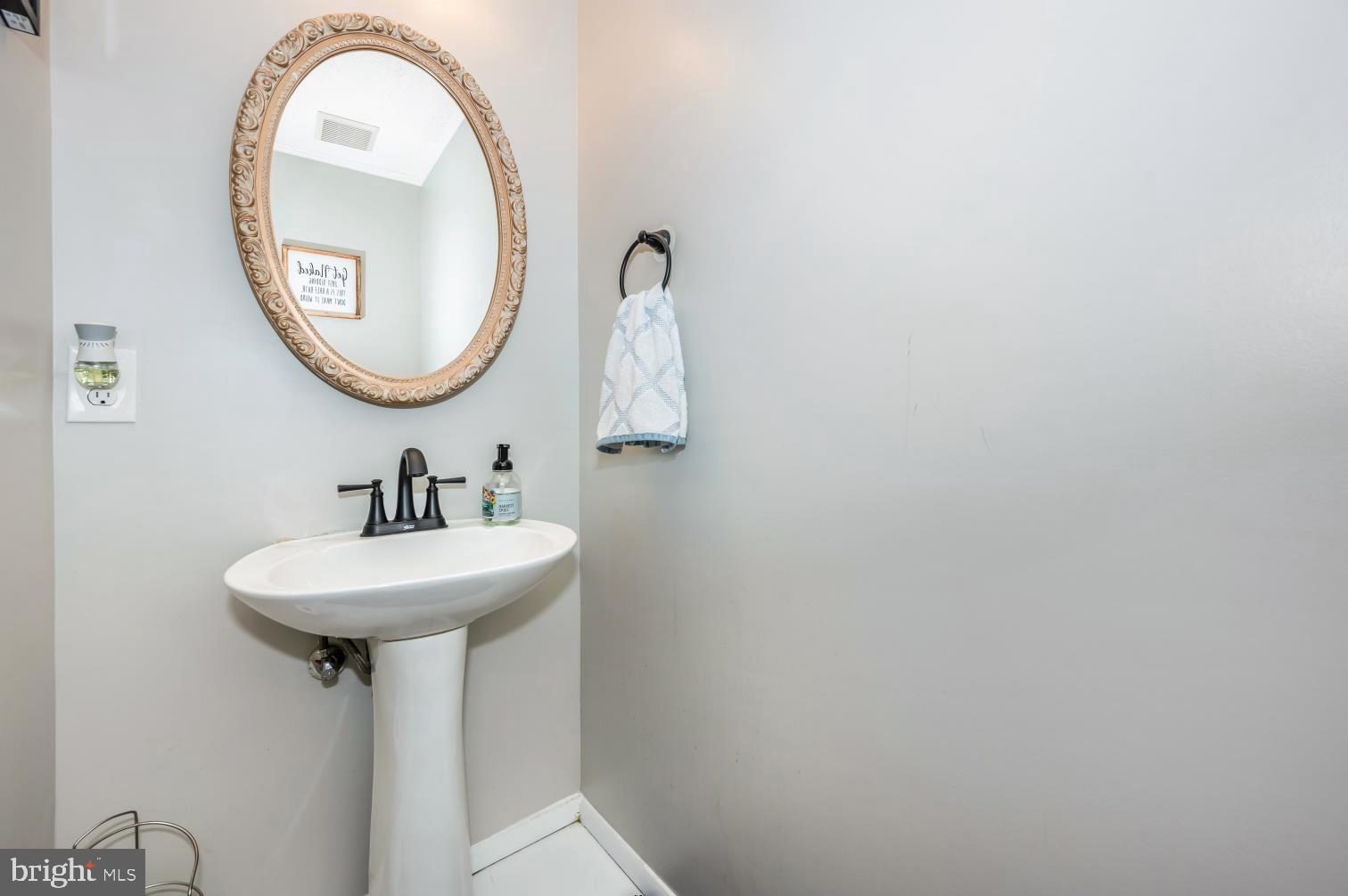 GLADE TOWN - Residential