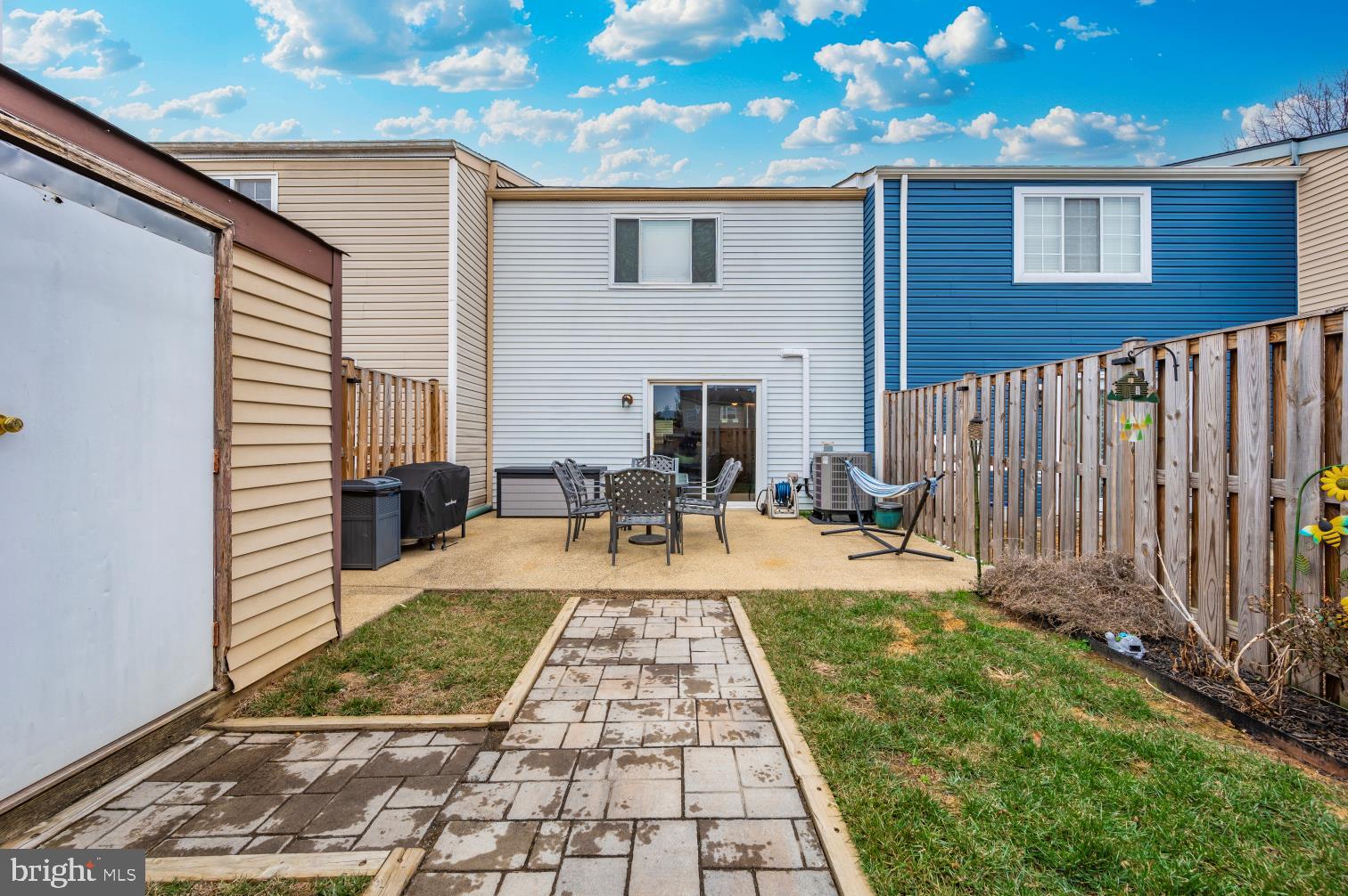 GLADE TOWN - Residential