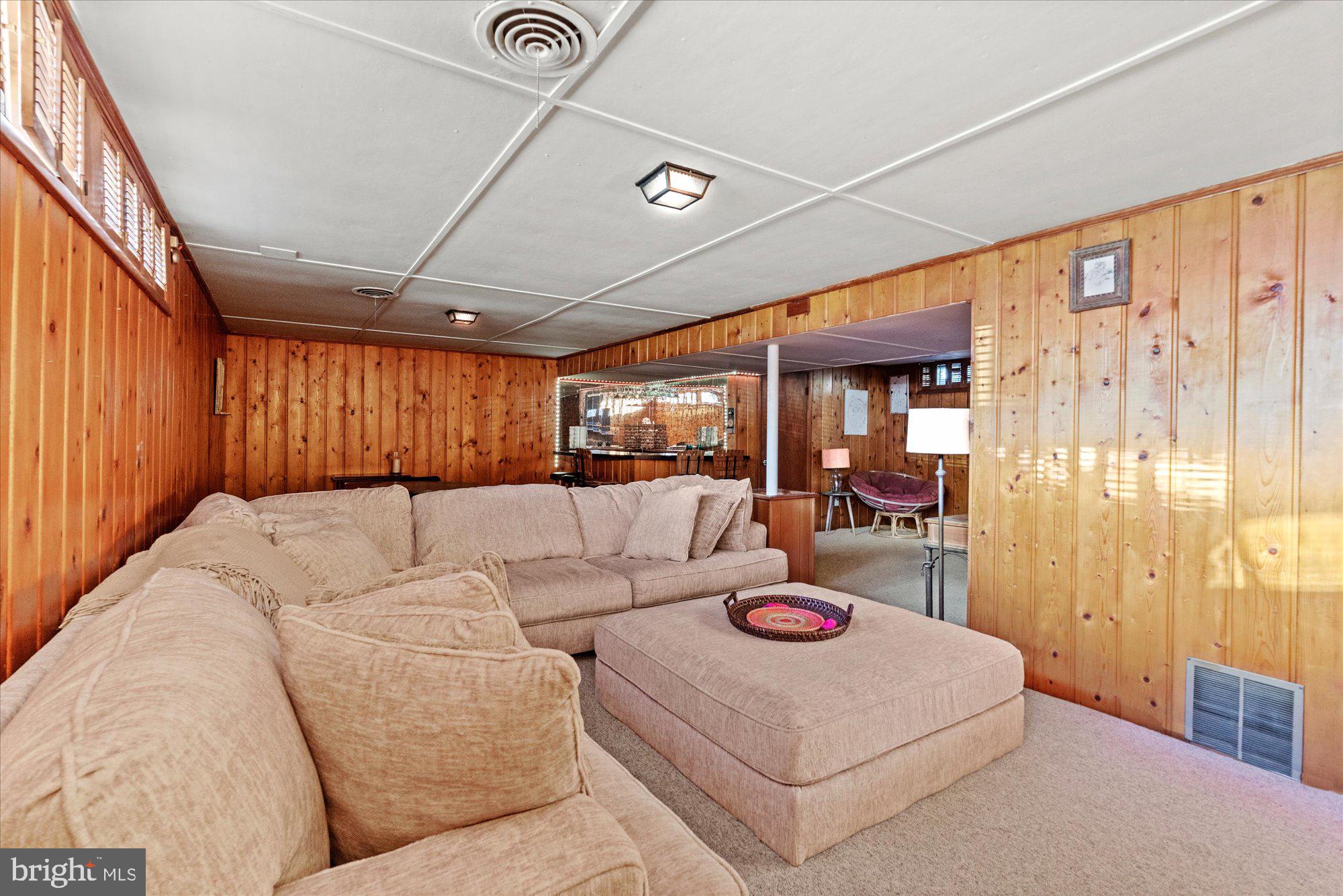 WAYNEWOOD - Residential