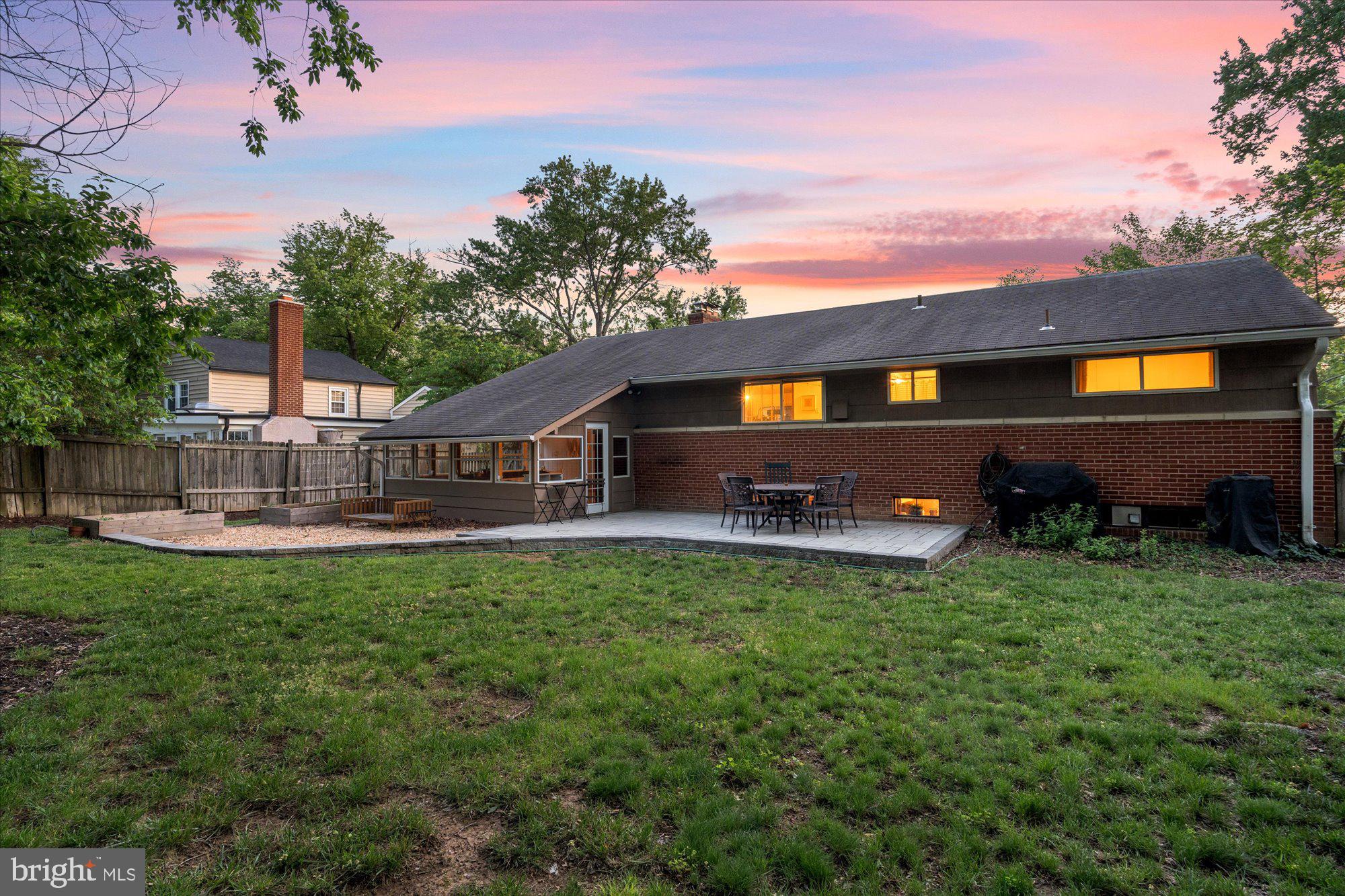 WAYNEWOOD - Residential